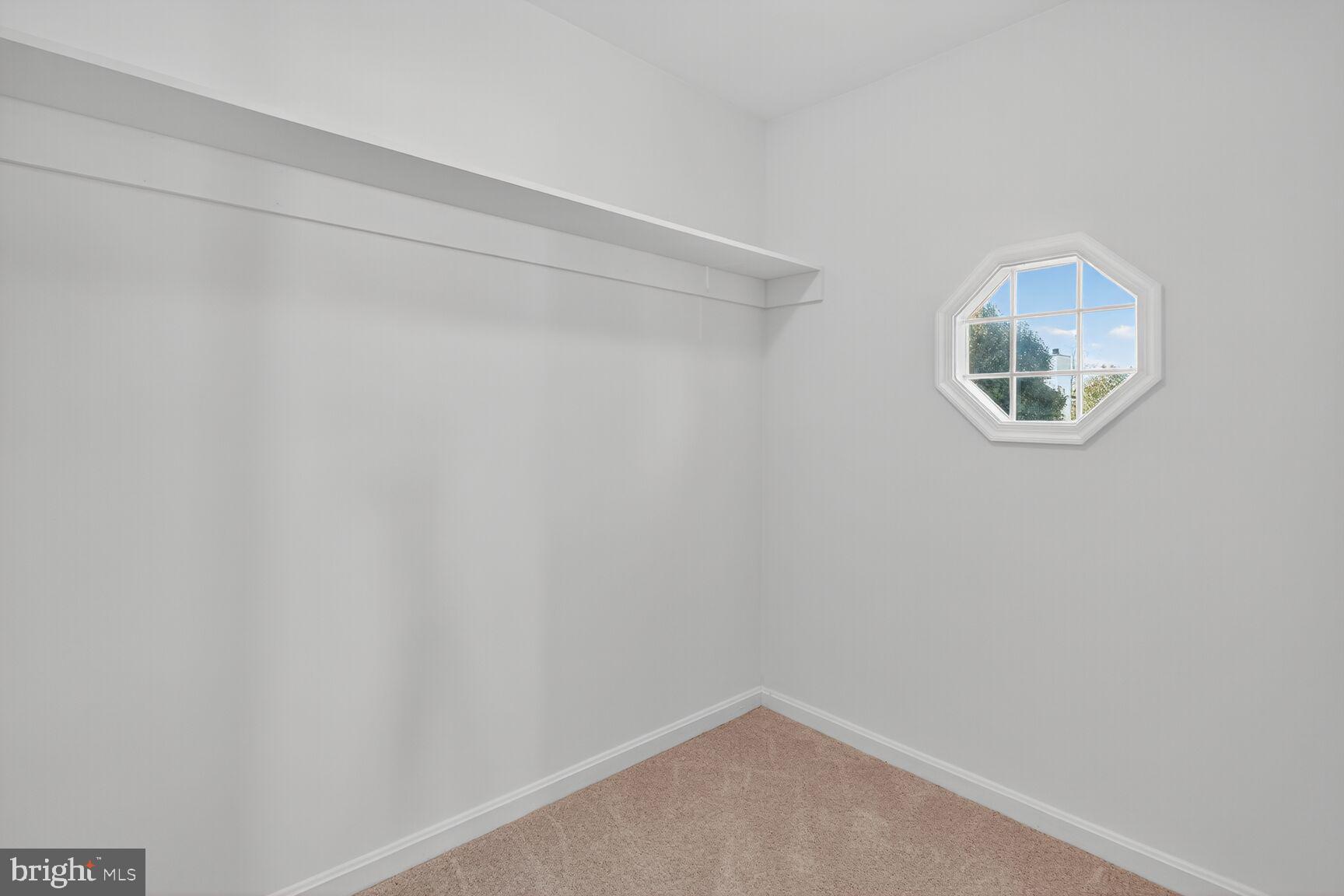 LAKE DEVEREUX - Residential