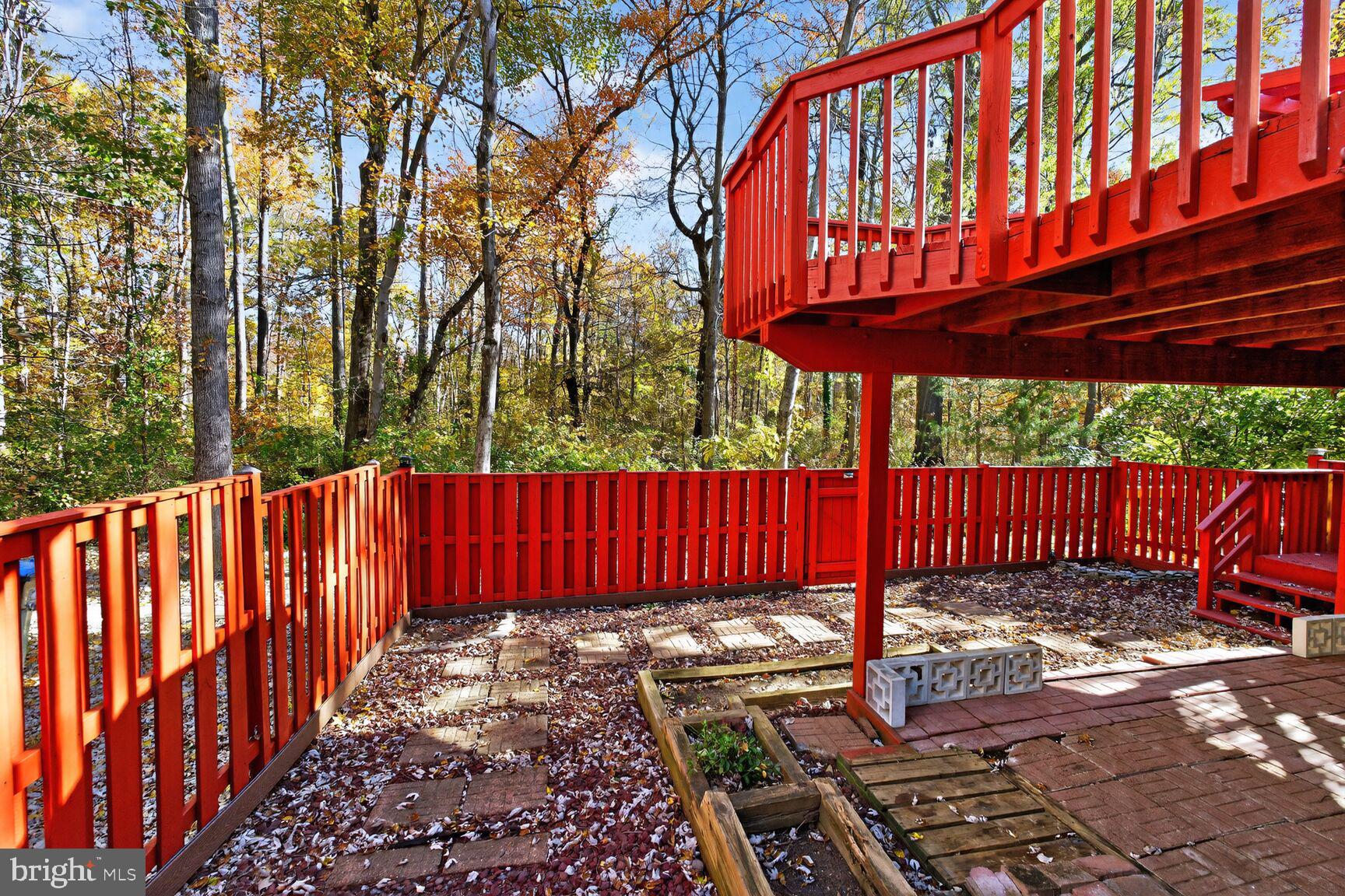 LAKE DEVEREUX - Residential