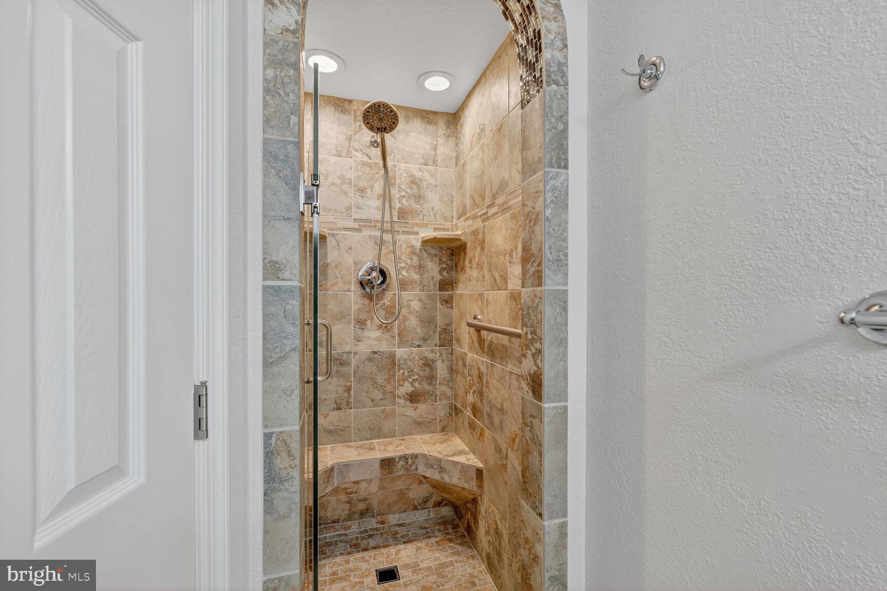 LAKE DEVEREUX - Residential