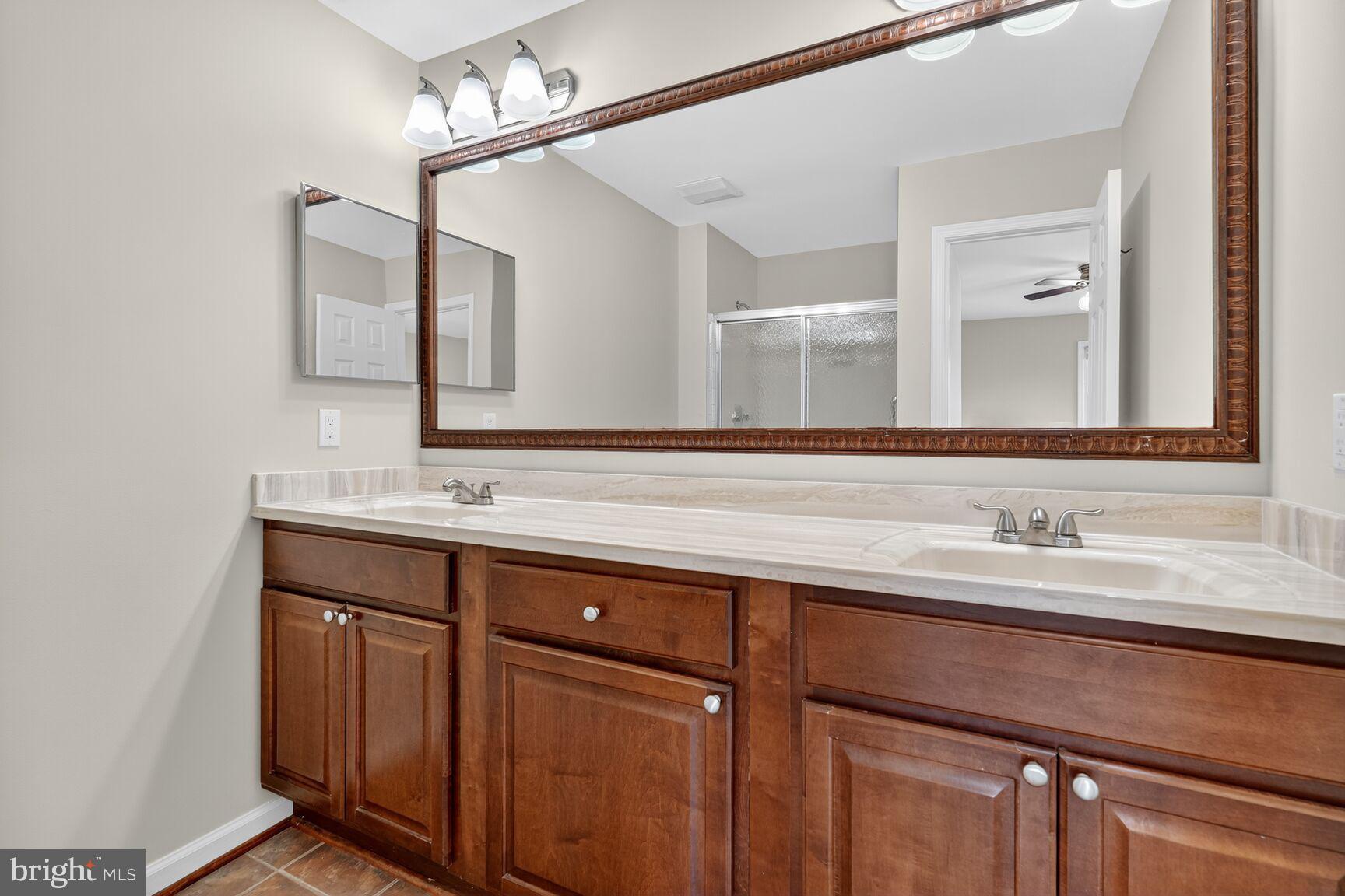 LAKE DEVEREUX - Residential