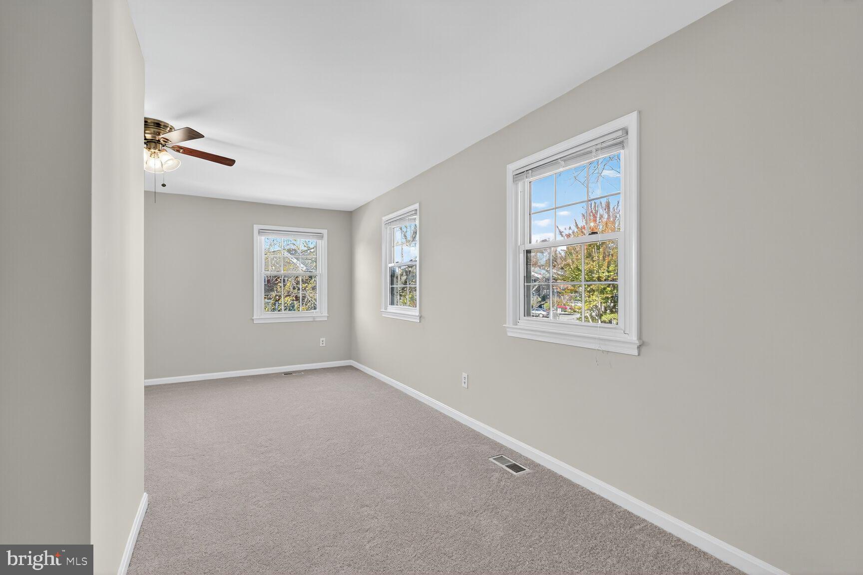 LAKE DEVEREUX - Residential