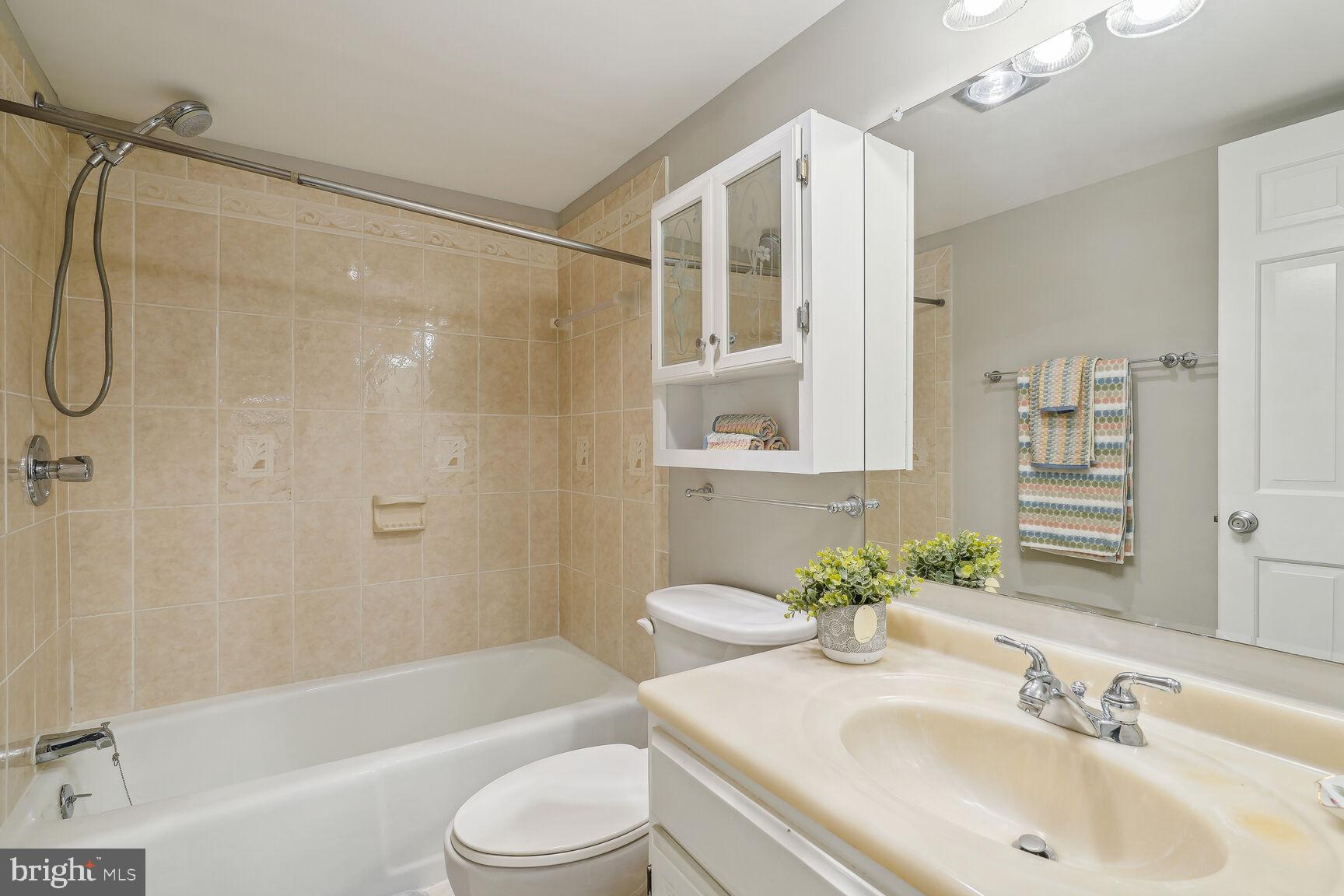 THE COLONIES - Residential