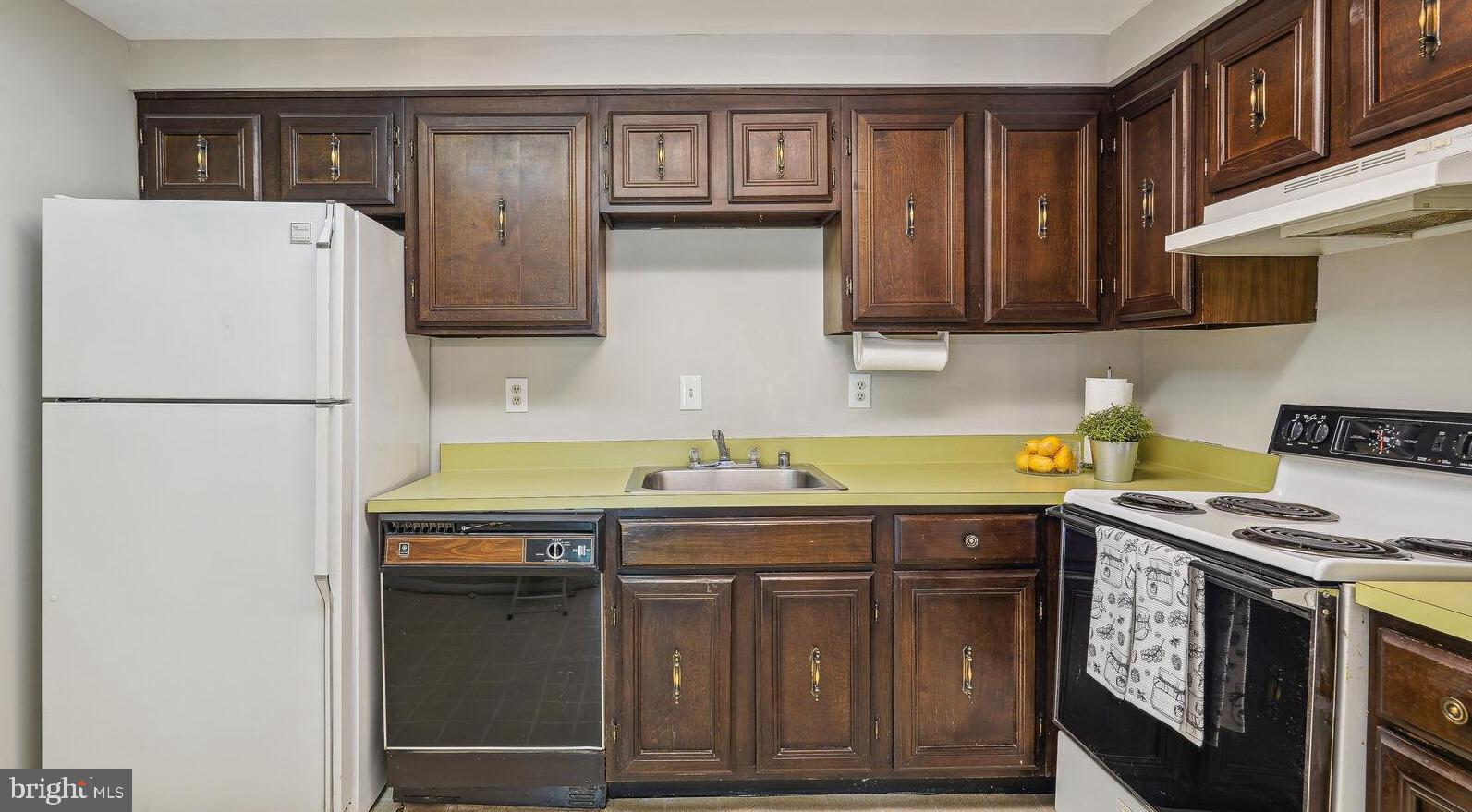 THE COLONIES - Residential