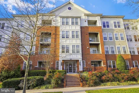 503 King Farm Boulevard Unit 306, Rockville, MD MLS: MDMC2173230