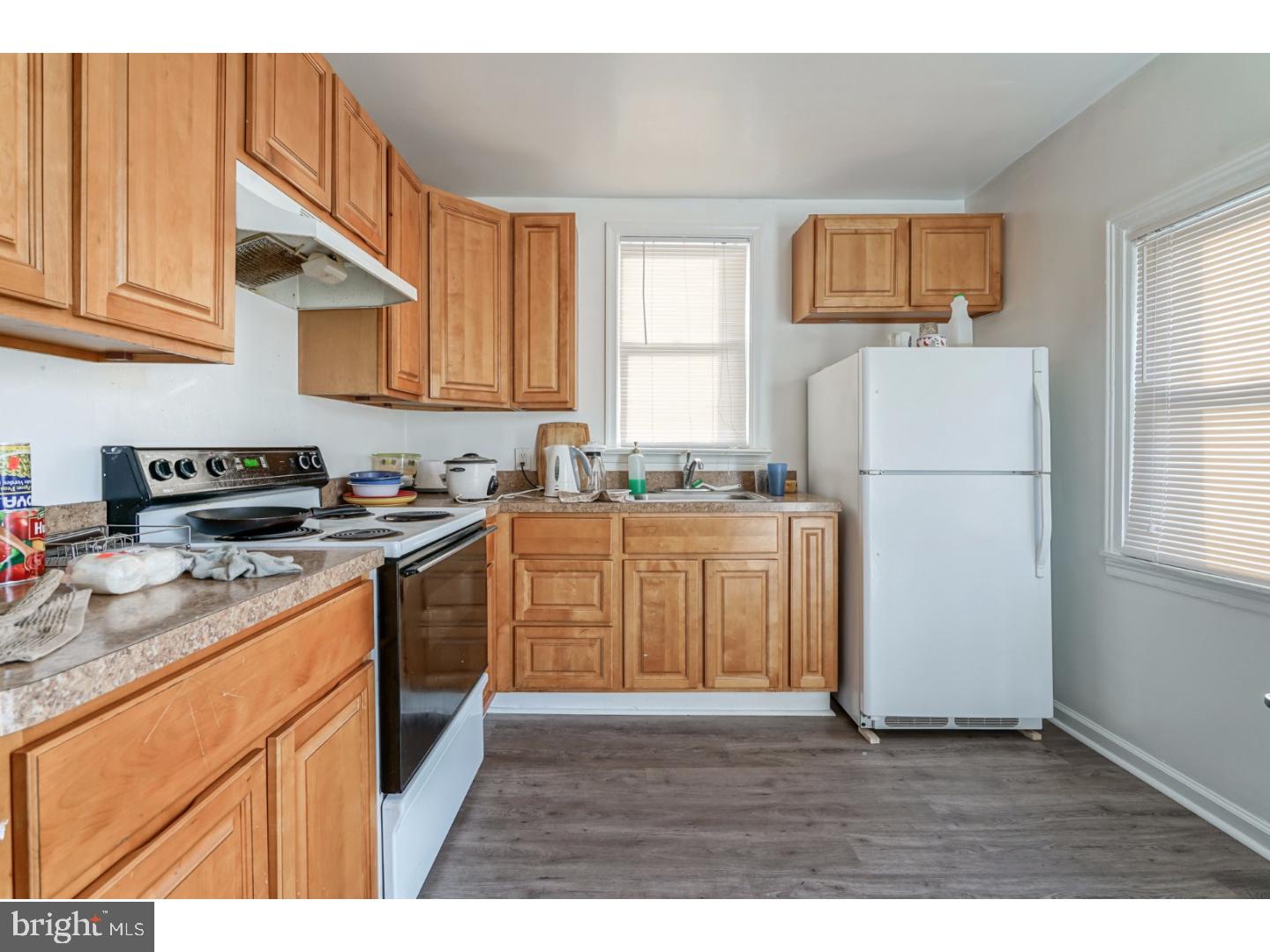 UPPER HOLMESBURG - Commercial Sale