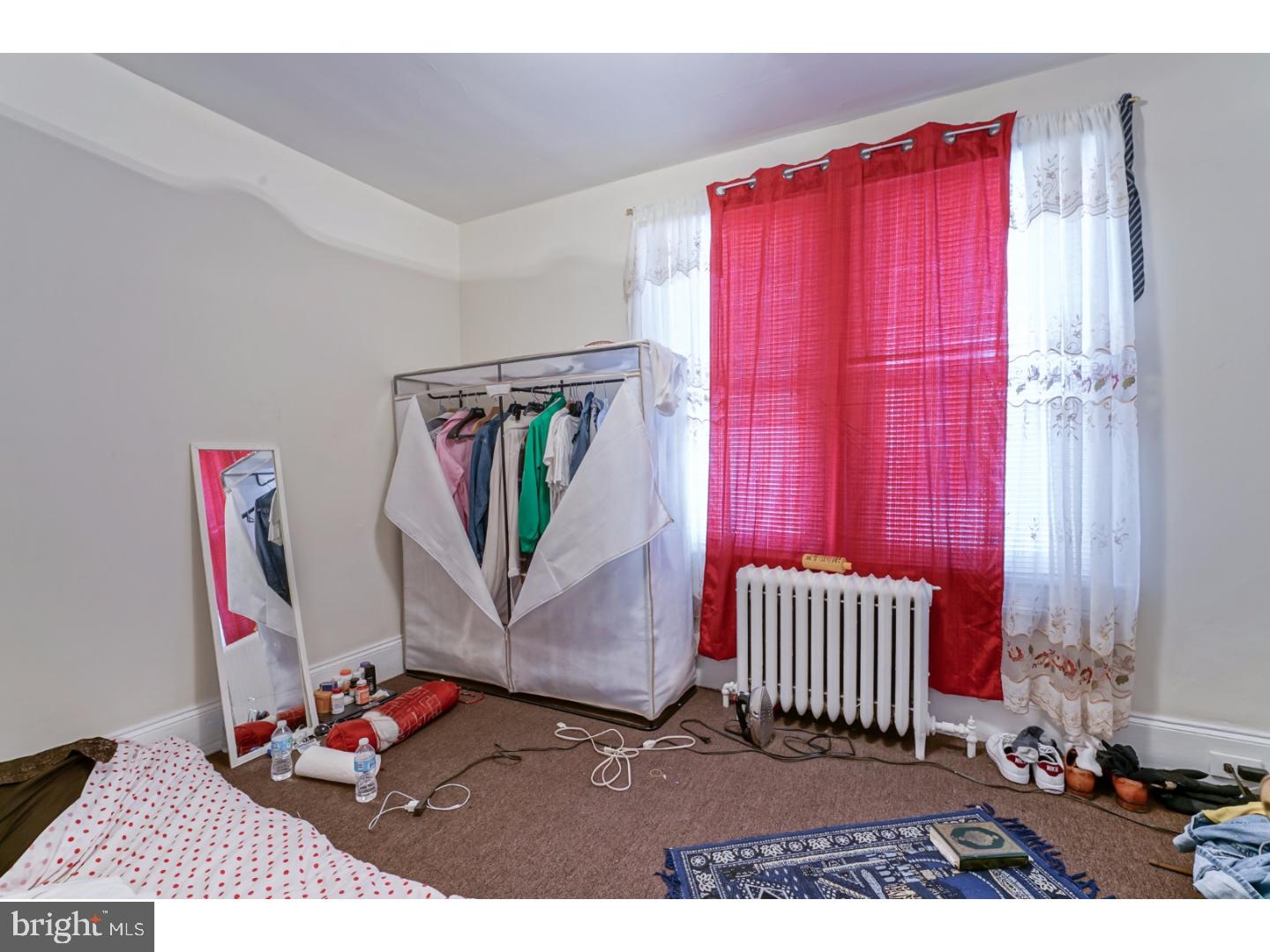 UPPER HOLMESBURG - Commercial Sale
