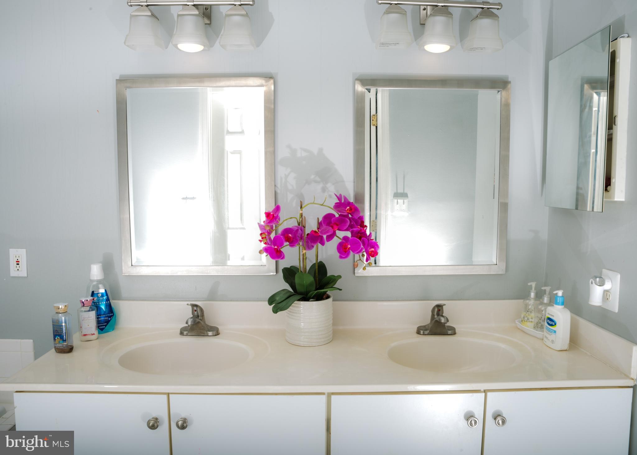 MCNAIR FARMS LANDBAY - Residential Lease