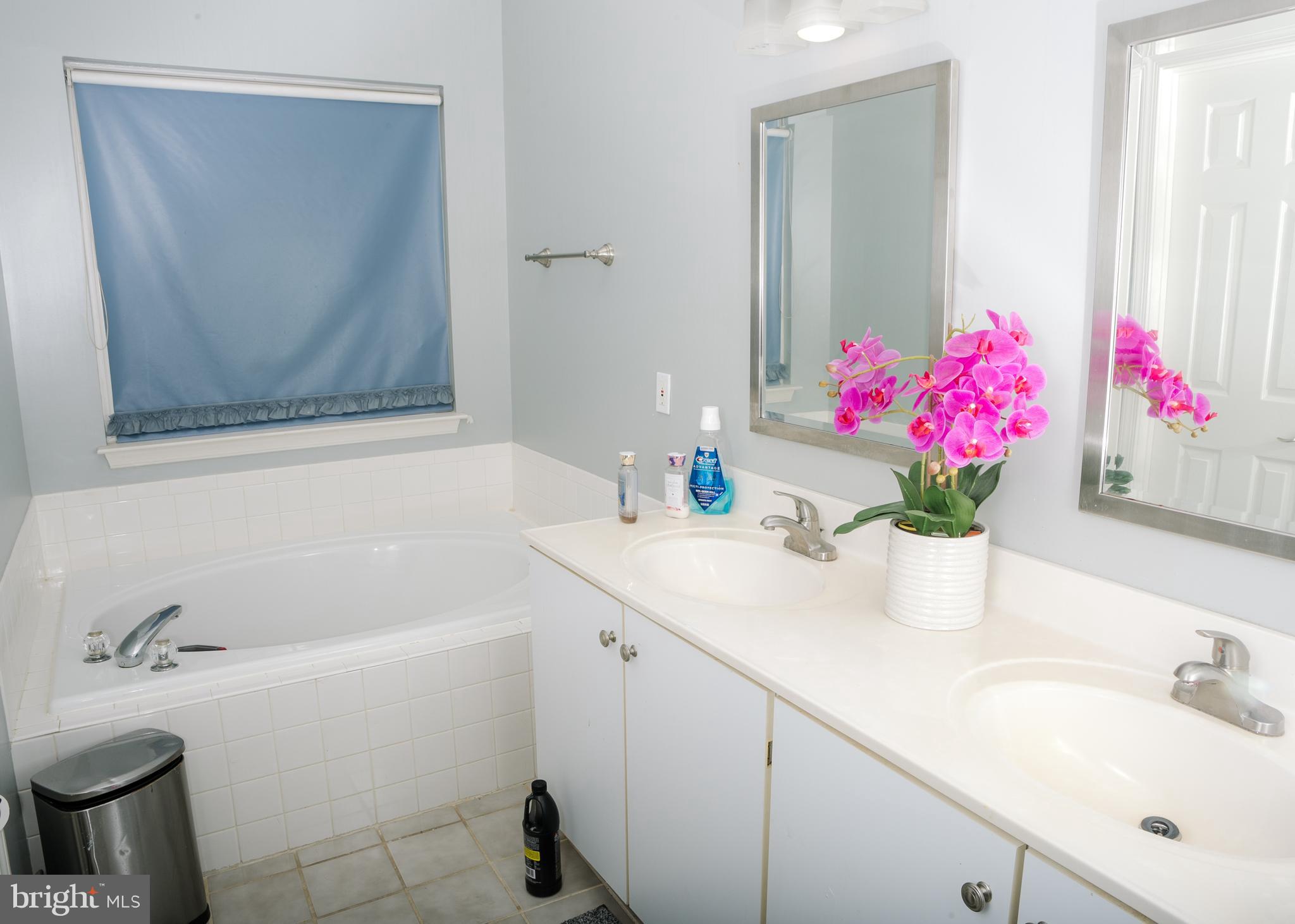 MCNAIR FARMS LANDBAY - Residential Lease