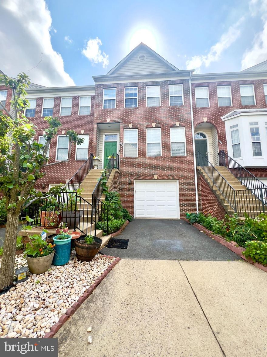 Welcome to 2506 James Monroe! This colonial style 3 bed, 3.5 bath home nestled in MCNAIR FARMS LANDBAY is what you are looking for. This beautiful FRESHLY PAINTED townhome with one car-garage is perfectly located just minutes away from schools and amenities. The upper-level features 3 bedrooms, including an owner’s suite with a full bathroom. The primary bedroom impresses with soaring cathedral ceilings and a generous loft space. Two other bedrooms with vaulted ceiling with full hallway bathroom completes the upper level. The finished basement offers additional living space and includes another half- bathroom, making it perfect for guests, media room or a home office. The main level boasts an updated kitchen and dining room, perfect for entertaining family and friends. Hardwood flooring throughout adds to the home's warmth and charm. As you step out you will find fully fenced backyard with plenty of privacy. It’s the perfect space for outdoor activities, barbecues, or simply relaxing with the loved ones.