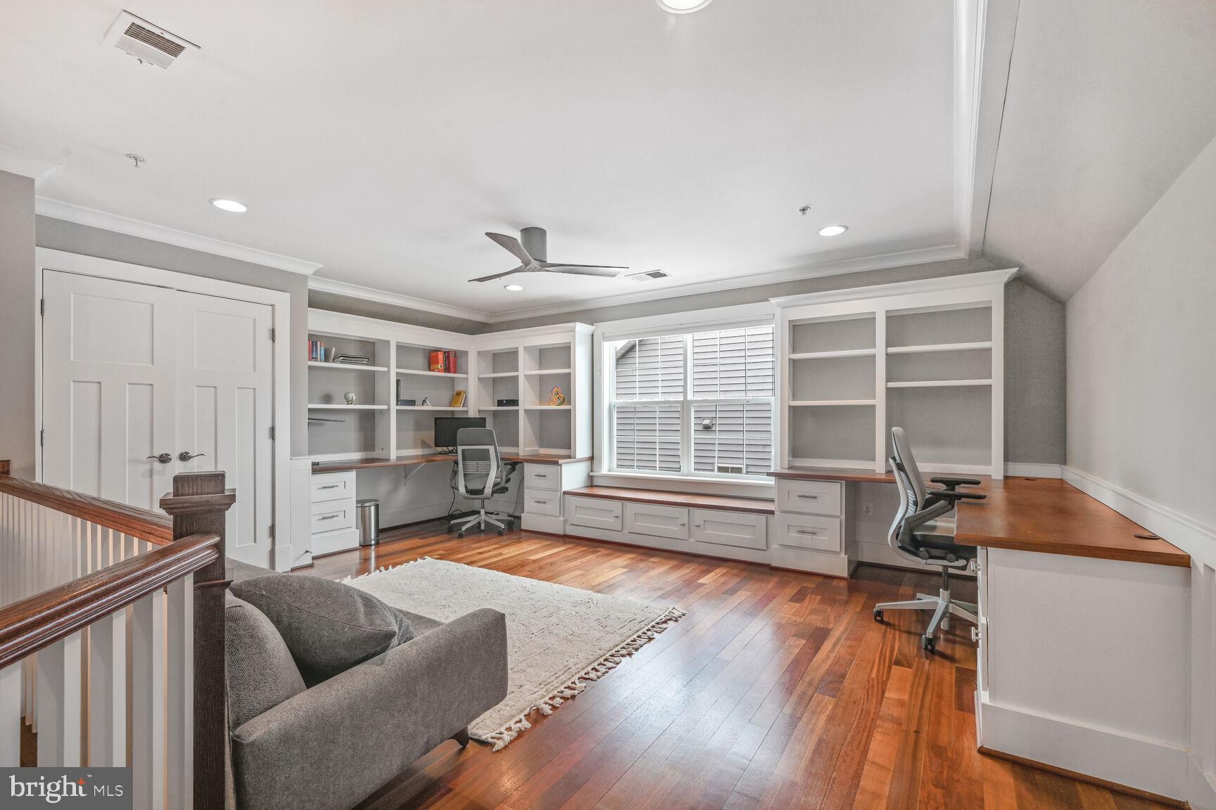 FOREST GLEN PARK - Residential