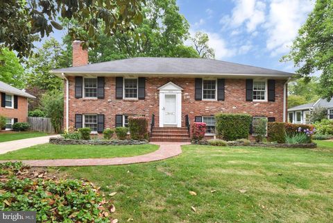 Photo of 1604 Old Stage Road, ALEXANDRIA, VA 22308 (MLS # VAFX2307914)