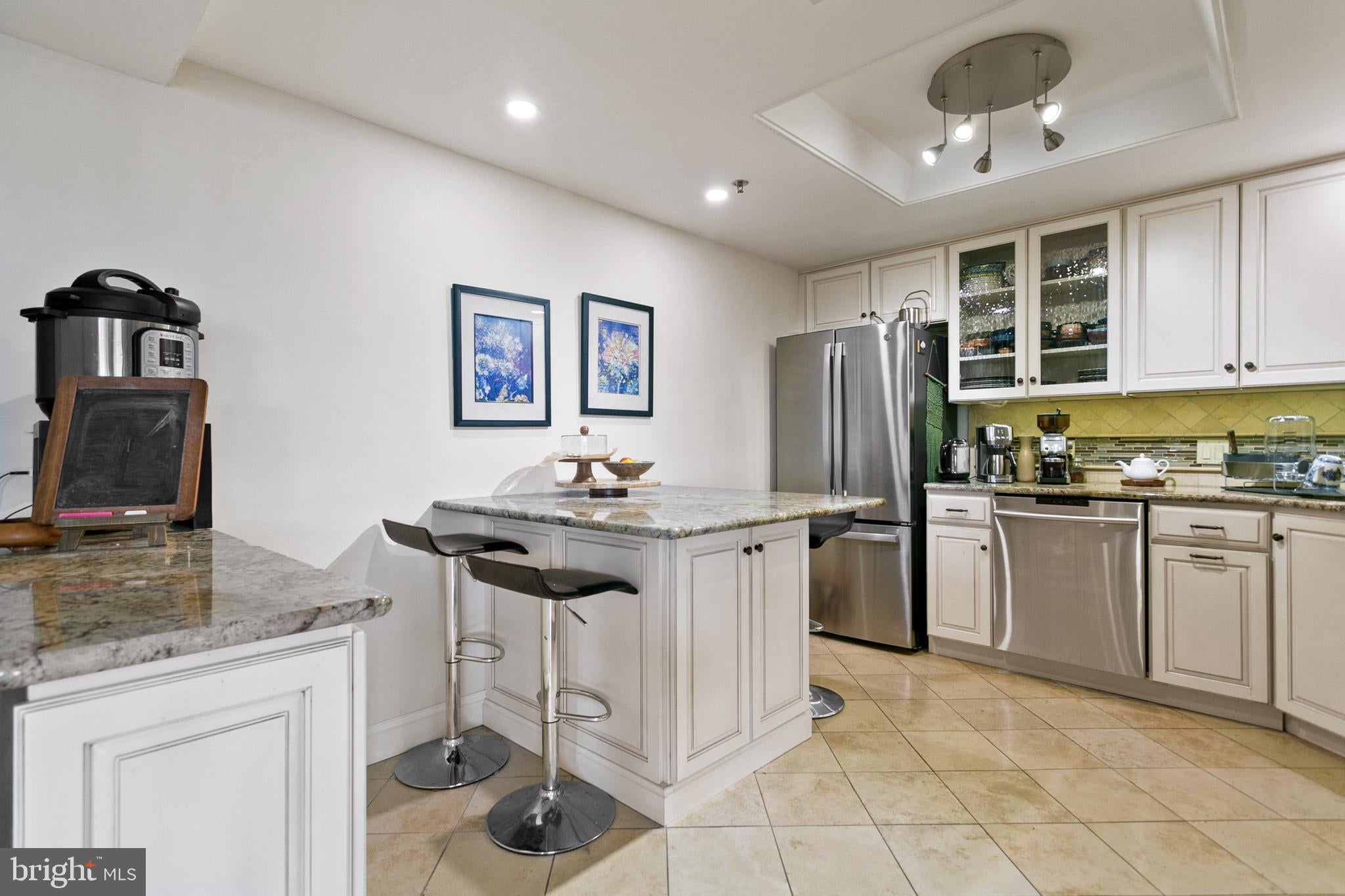 1100 LOVERING AVENUE UNIT 1406