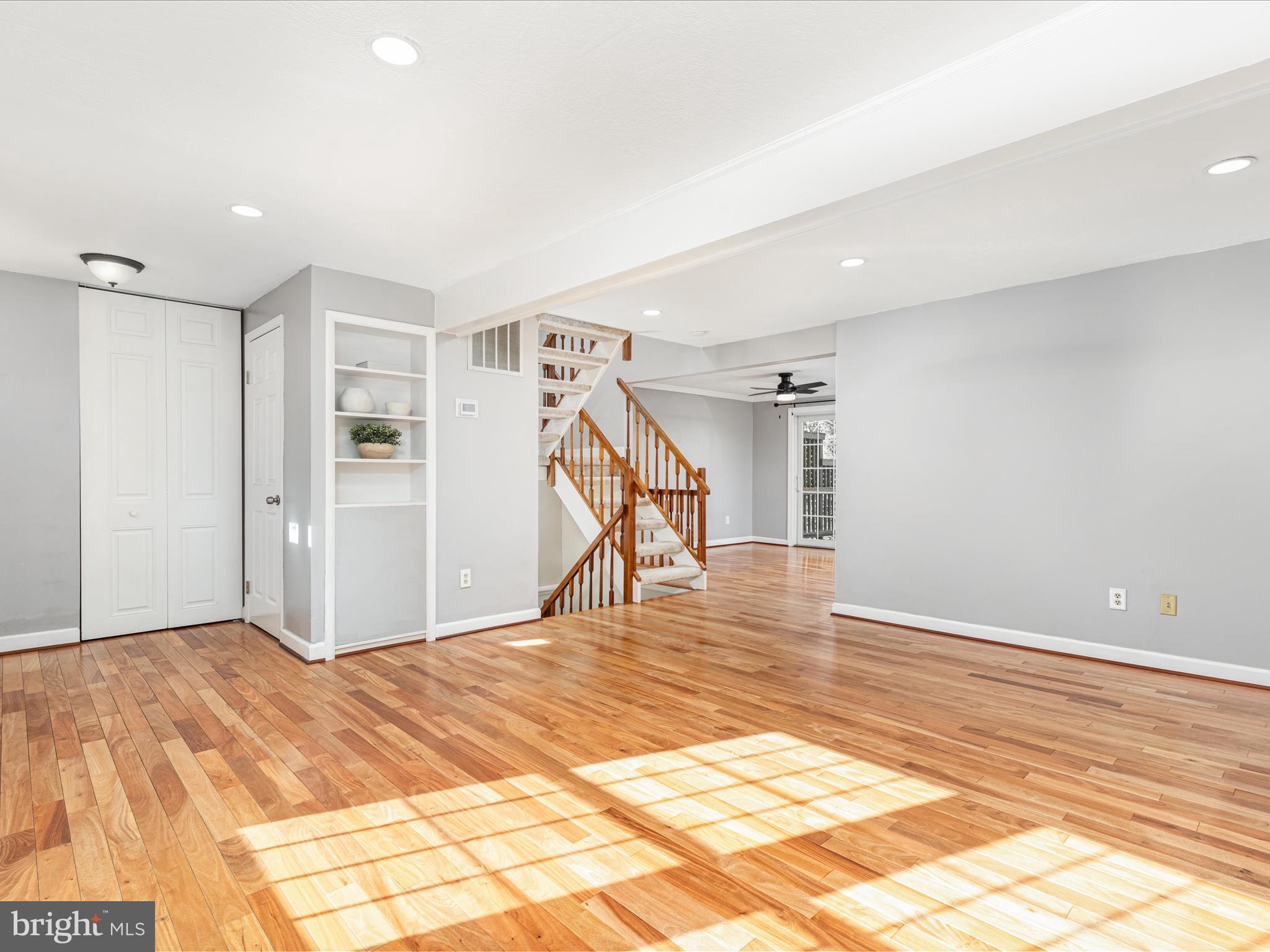 RESTON - Residential