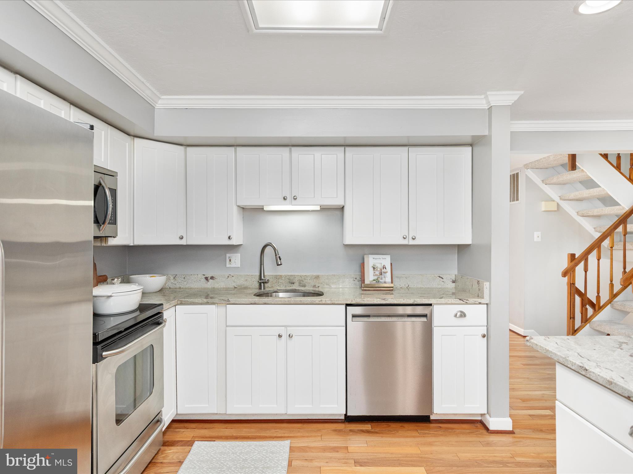 RESTON - Residential