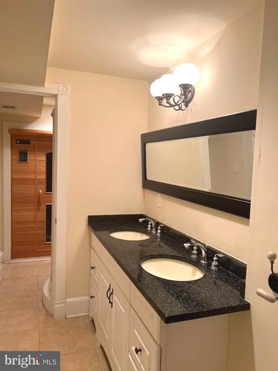 LINCOLN PARK - Residential