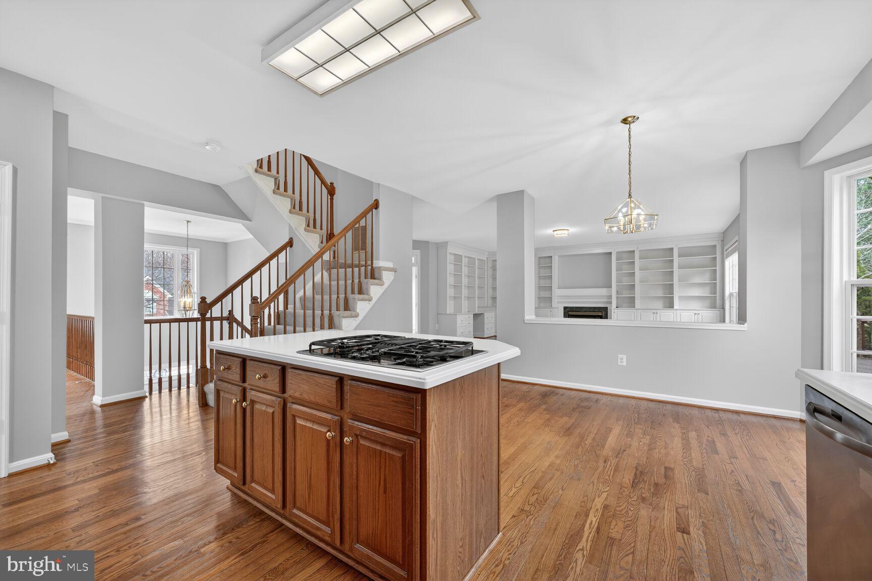 OAKBROOK KNOLLS - Residential