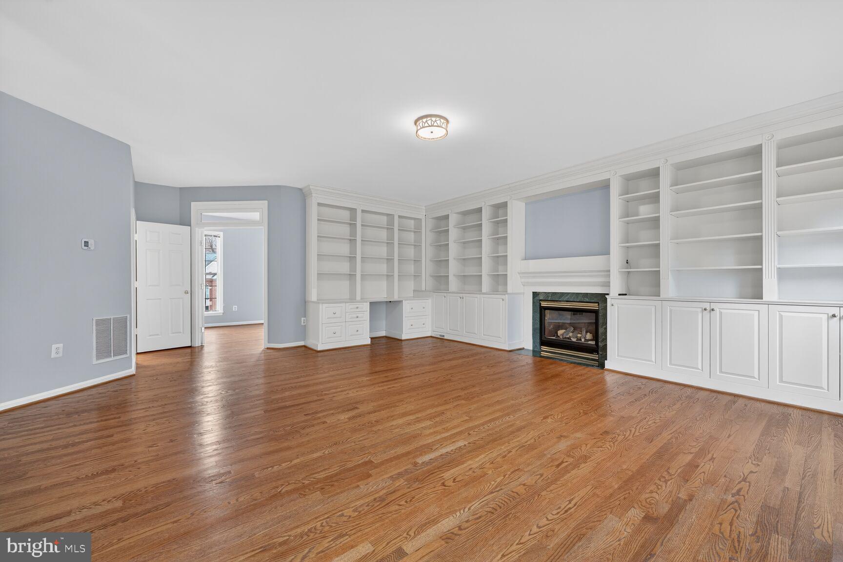 OAKBROOK KNOLLS - Residential