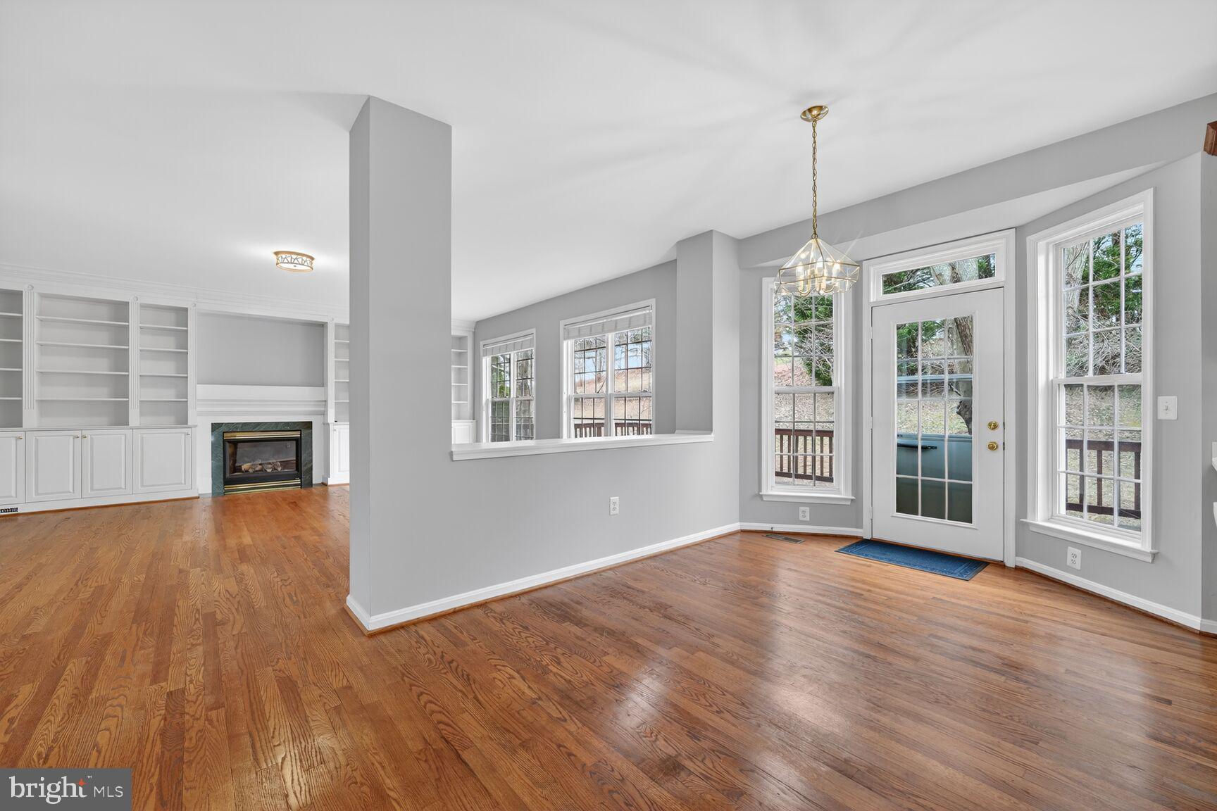 OAKBROOK KNOLLS - Residential