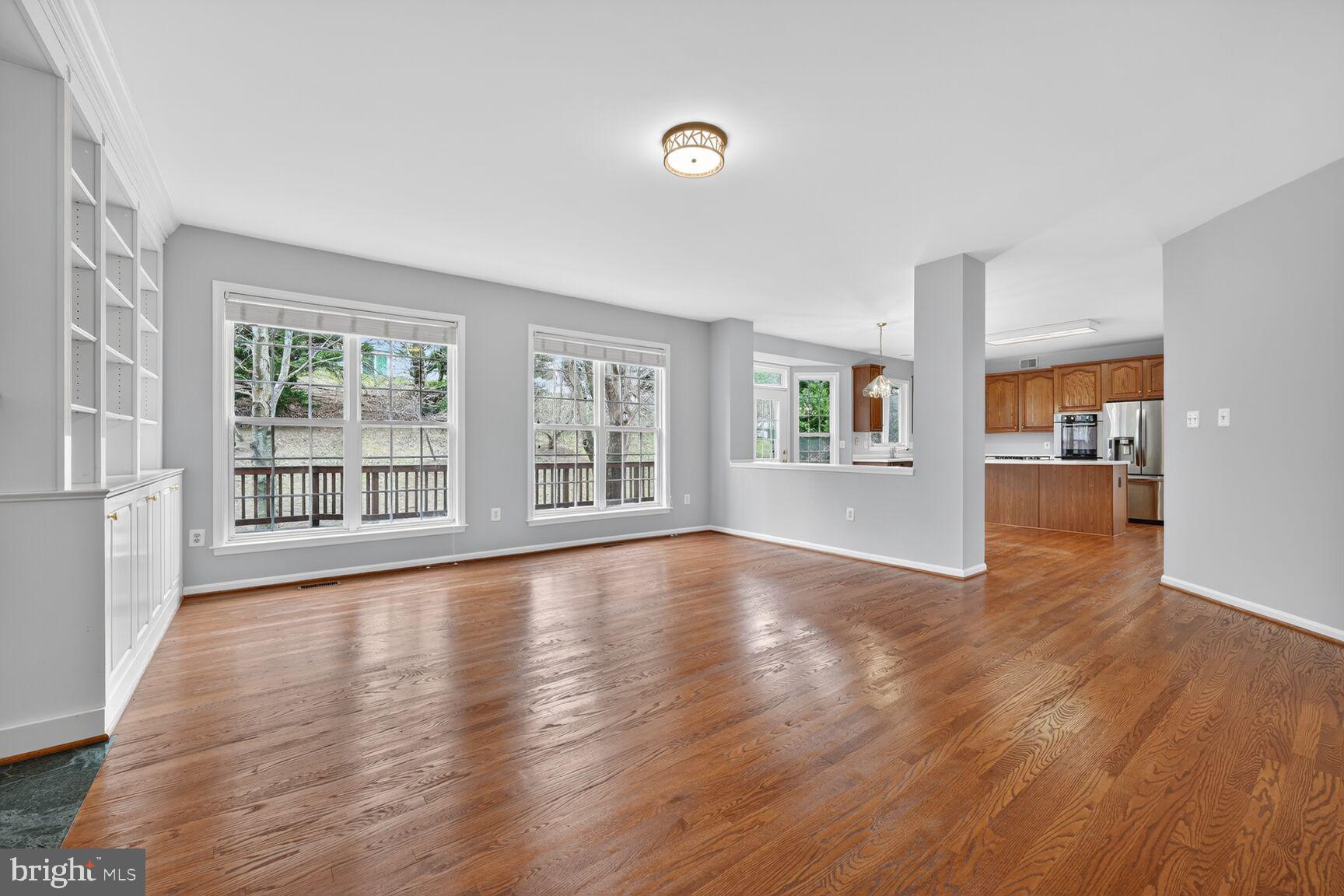 OAKBROOK KNOLLS - Residential