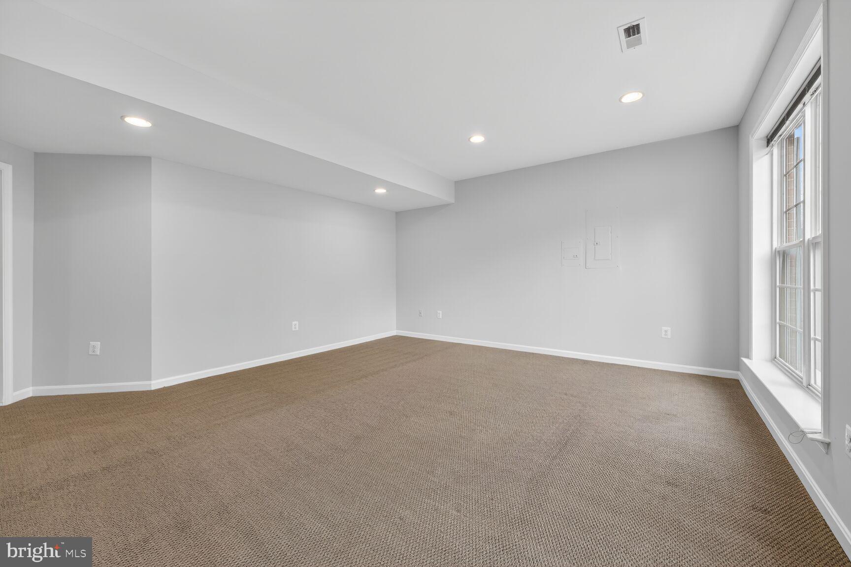 OAKBROOK KNOLLS - Residential