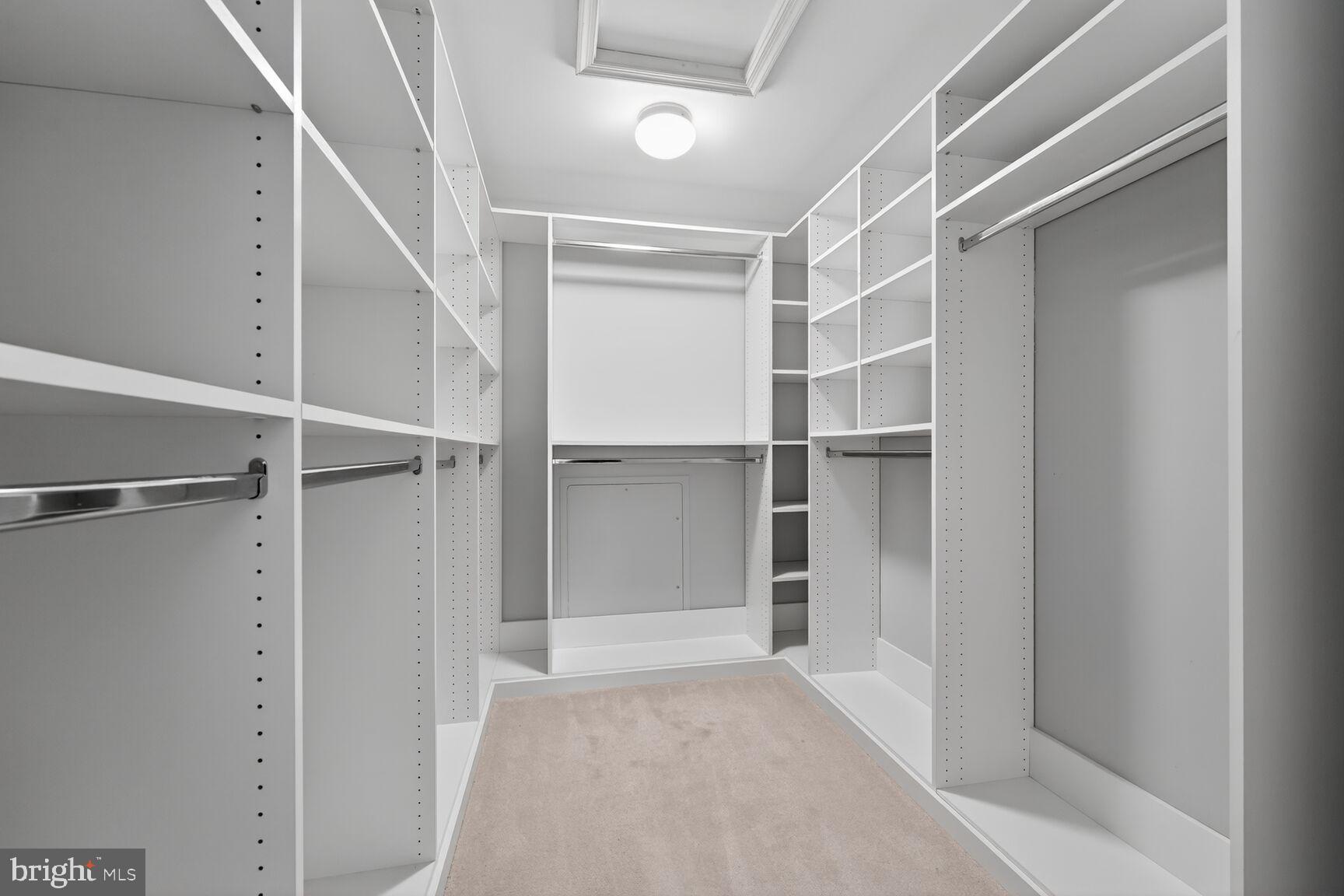 OAKBROOK KNOLLS - Residential