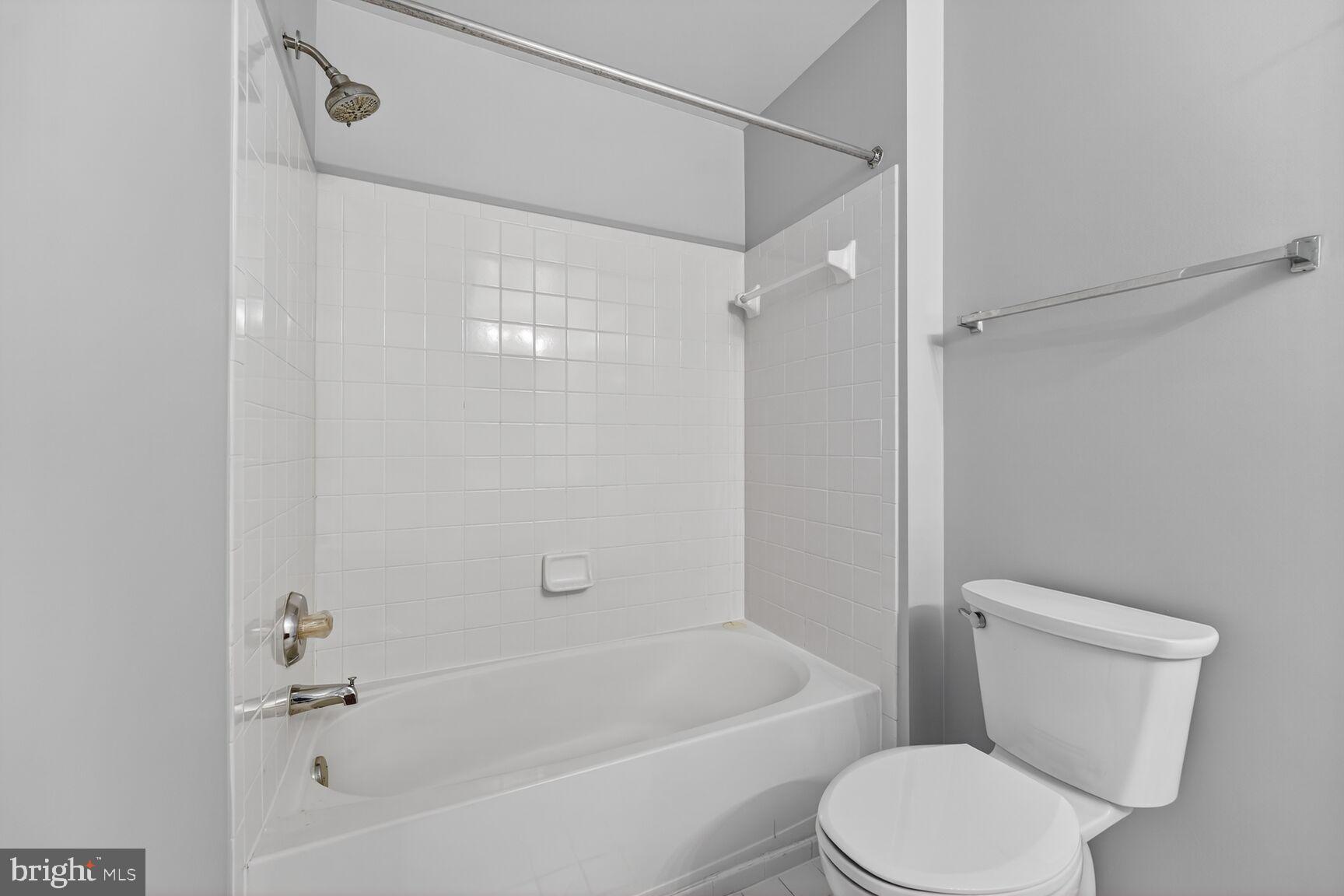 OAKBROOK KNOLLS - Residential