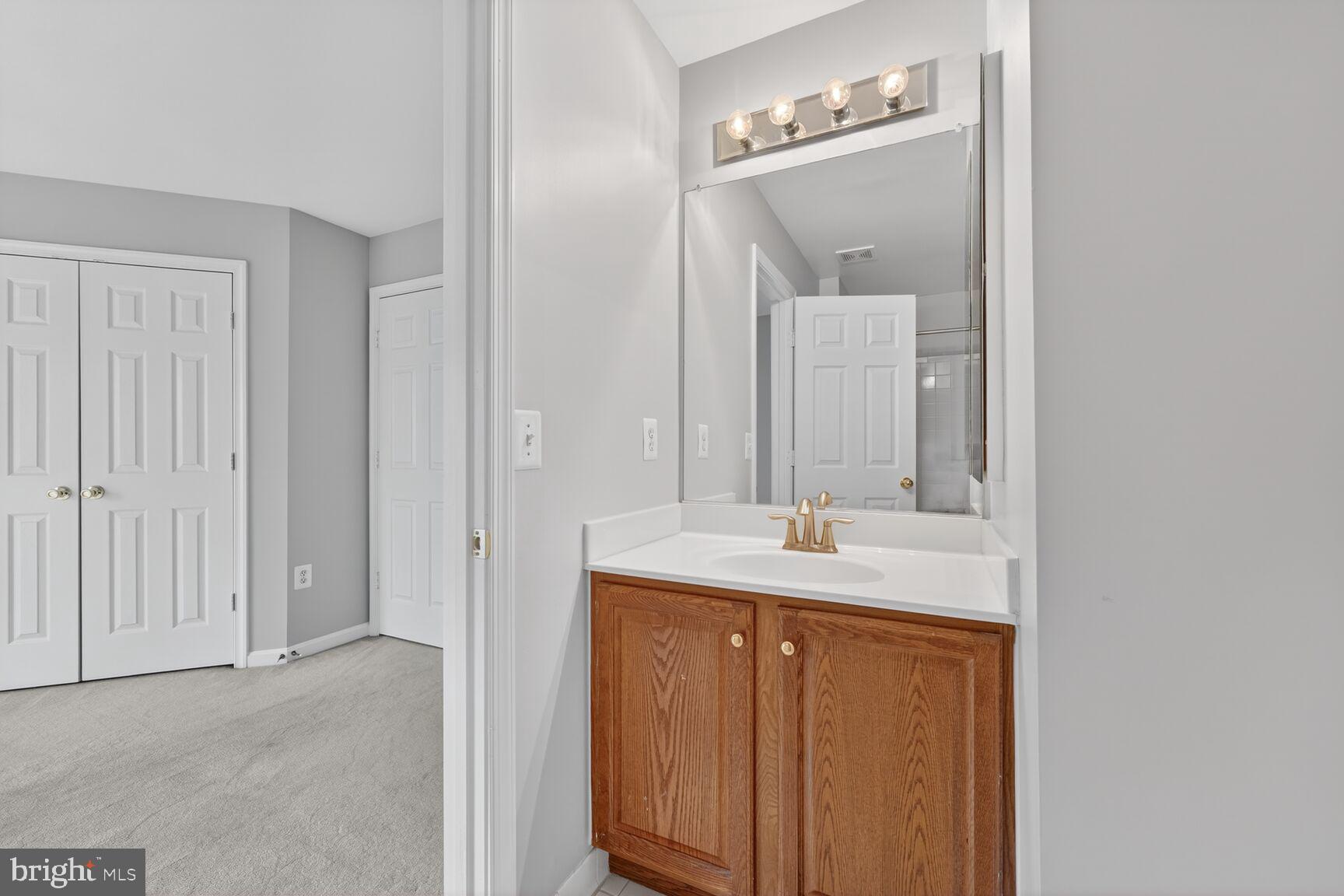 OAKBROOK KNOLLS - Residential