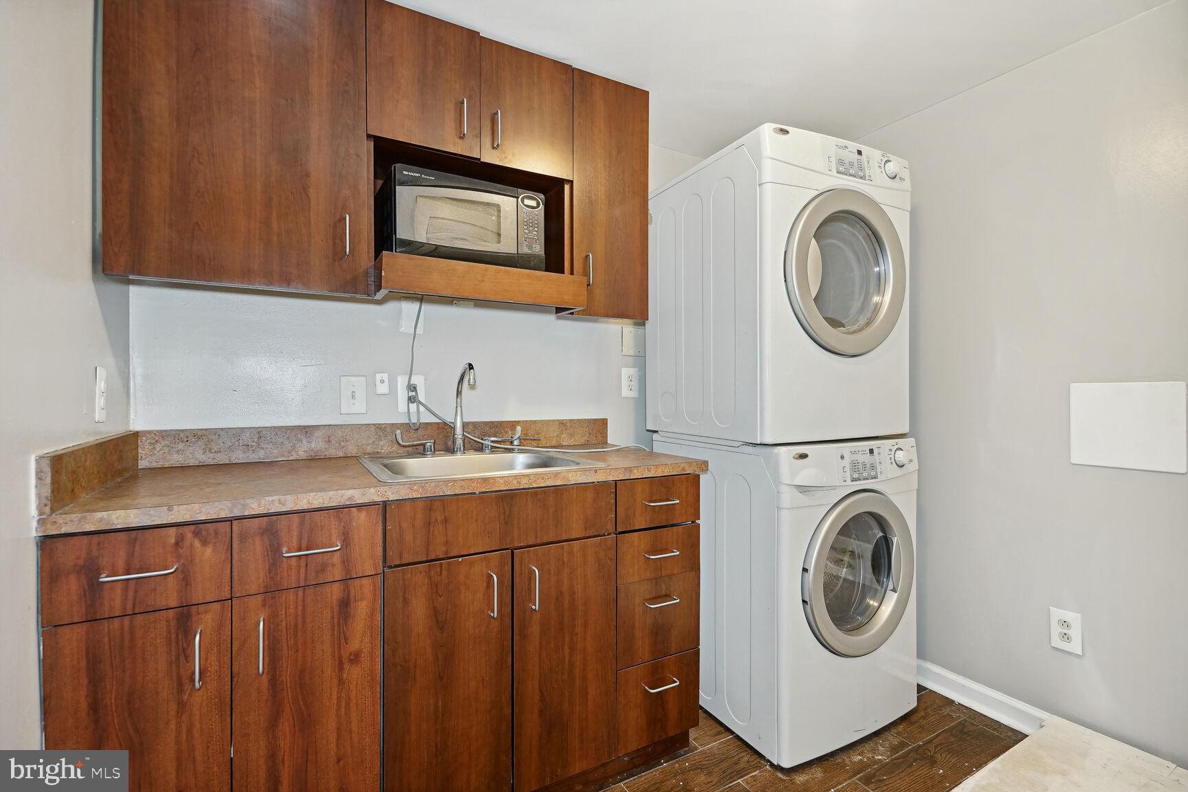 HERITAGE VILLAGE - Residential Lease