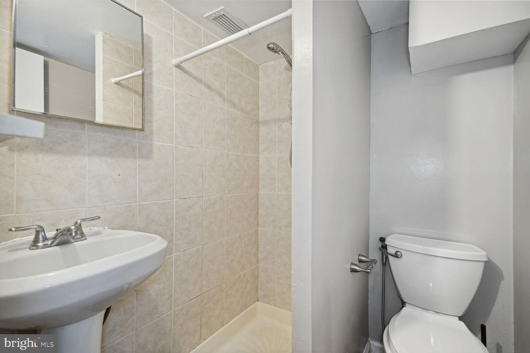 HERITAGE VILLAGE - Residential Lease