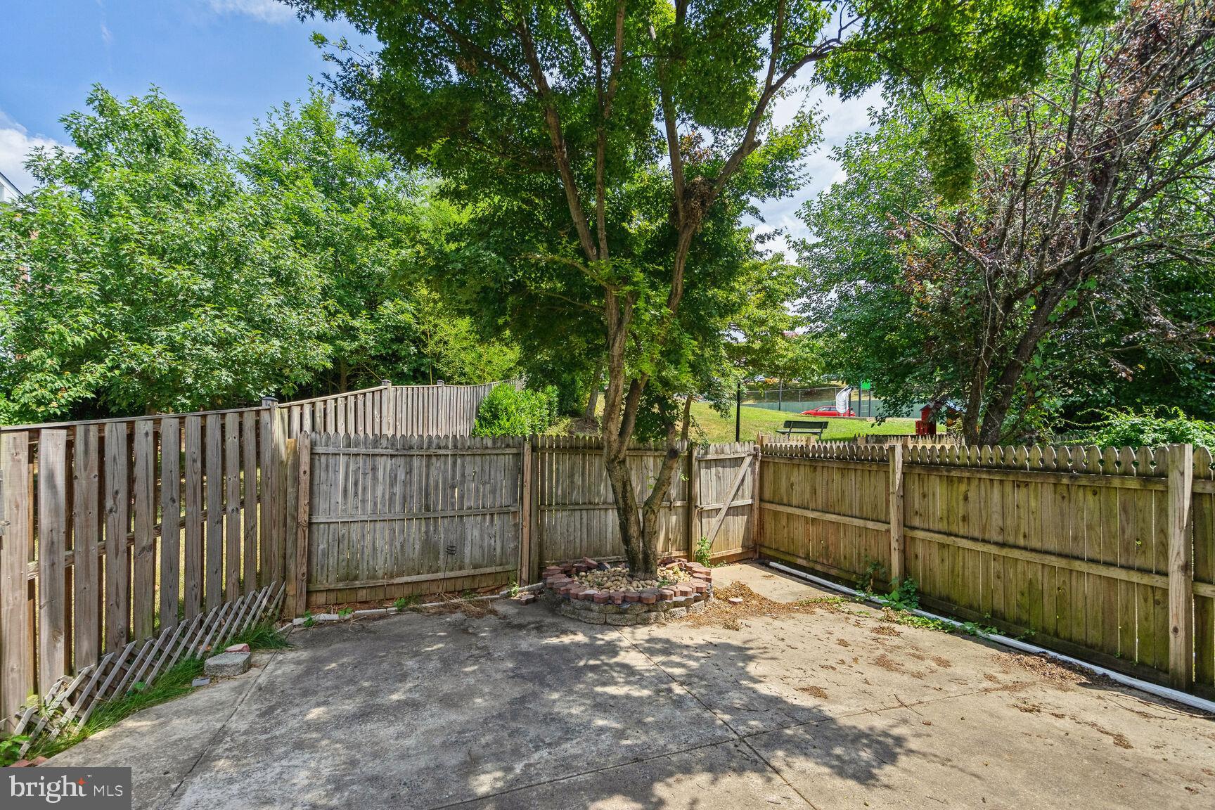 HERITAGE VILLAGE - Residential Lease