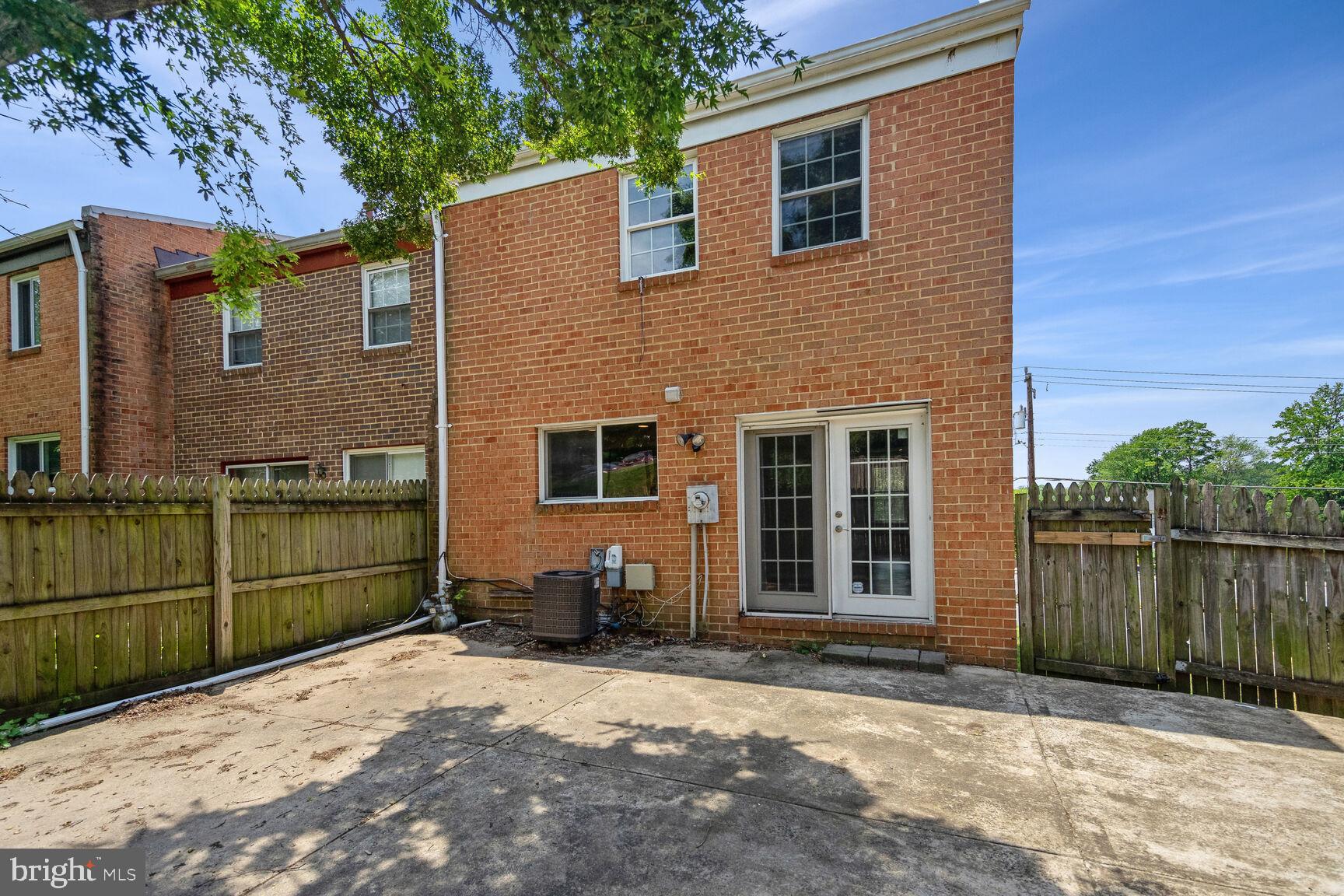 HERITAGE VILLAGE - Residential Lease