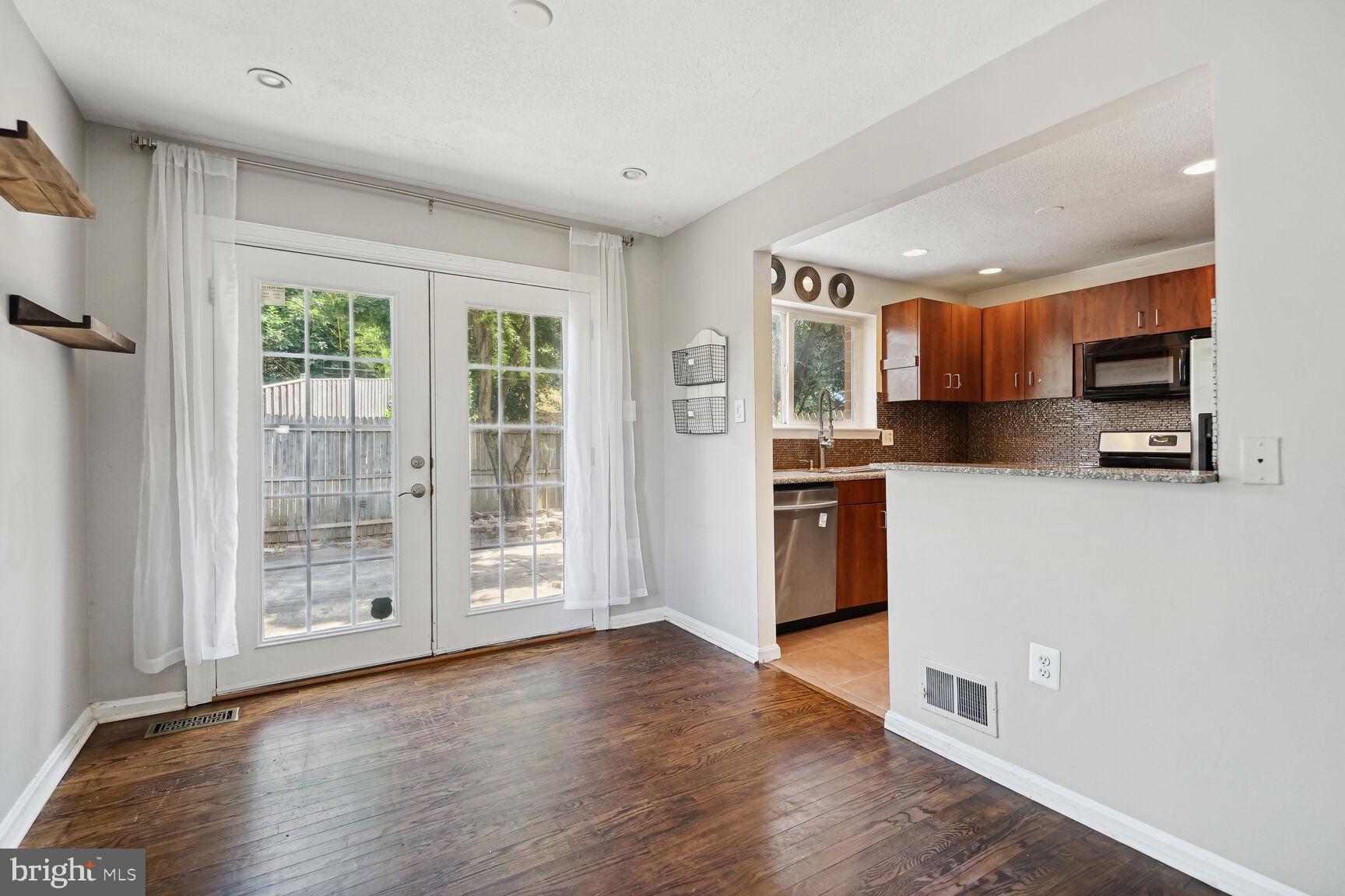 HERITAGE VILLAGE - Residential Lease