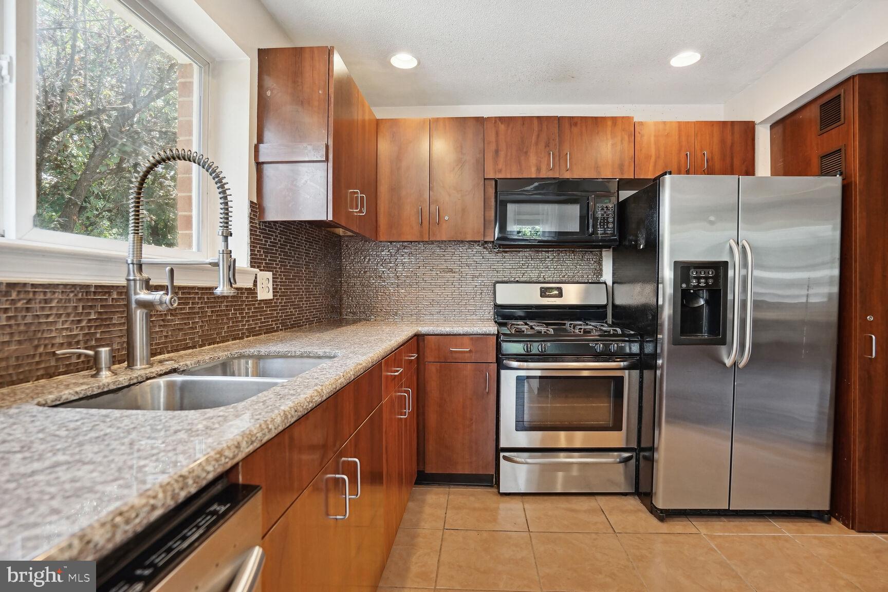 HERITAGE VILLAGE - Residential Lease