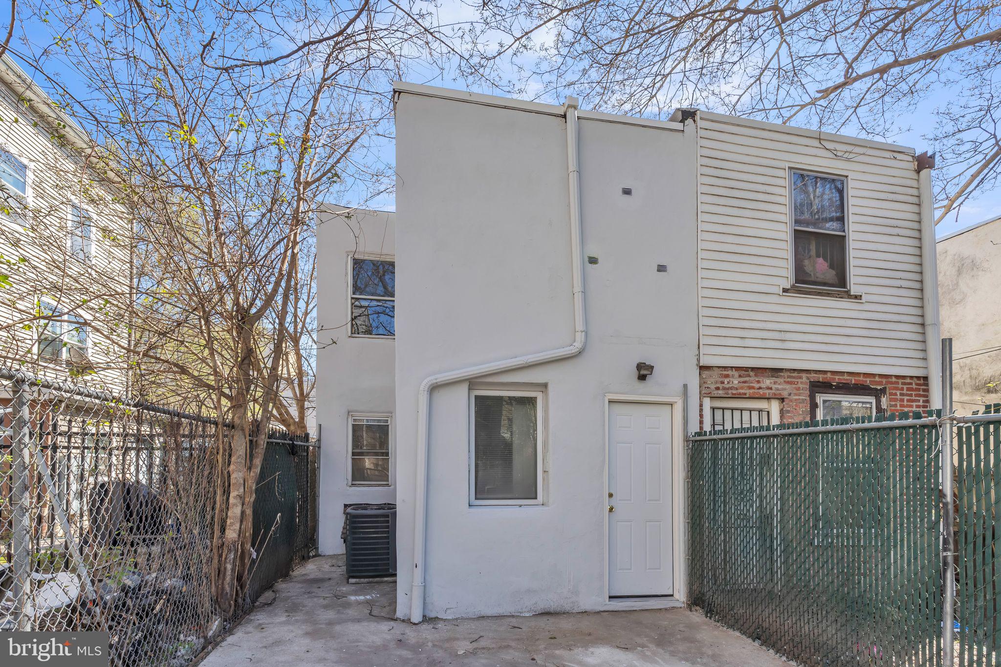 MANTUA - Residential