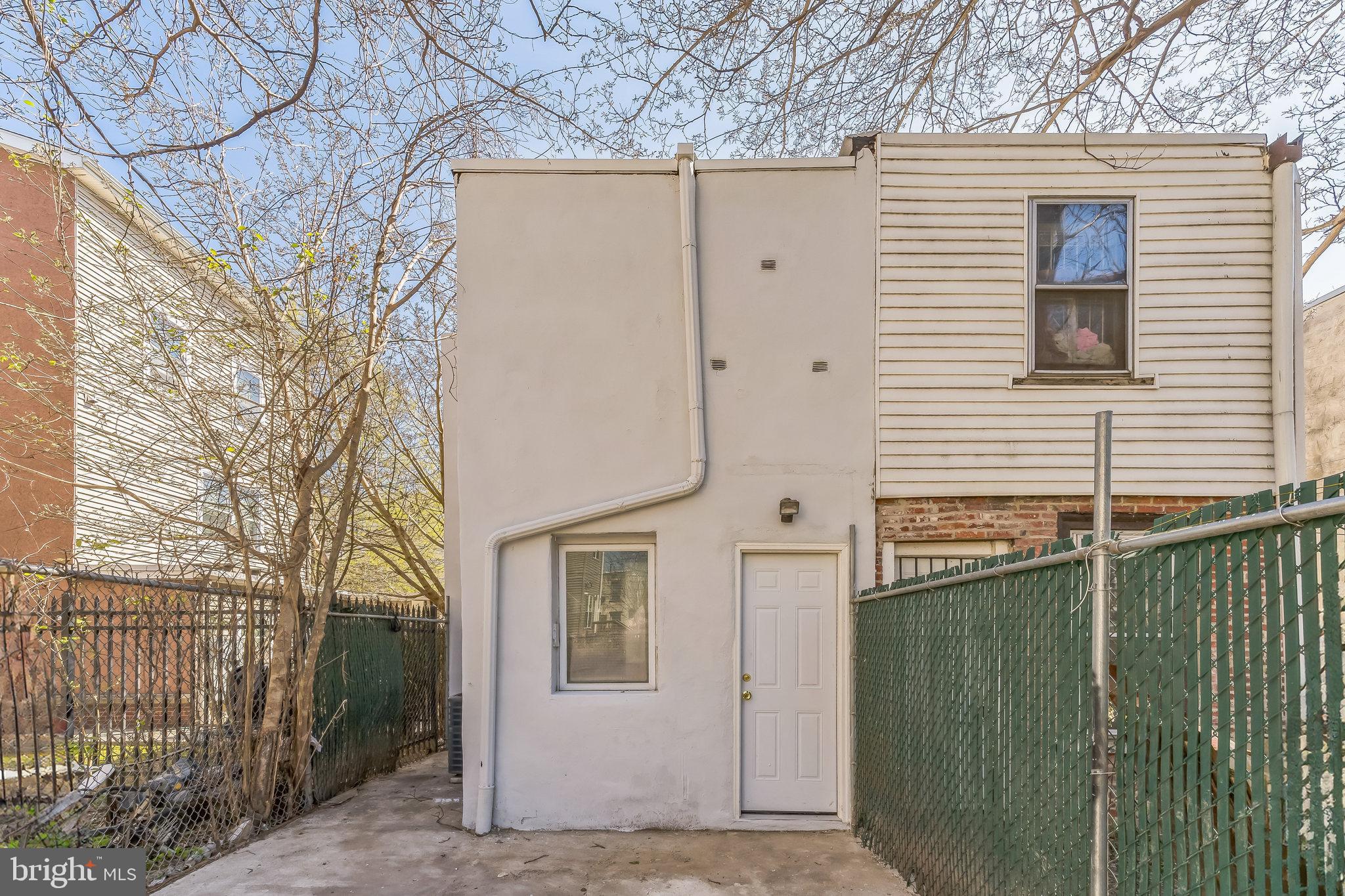 MANTUA - Residential