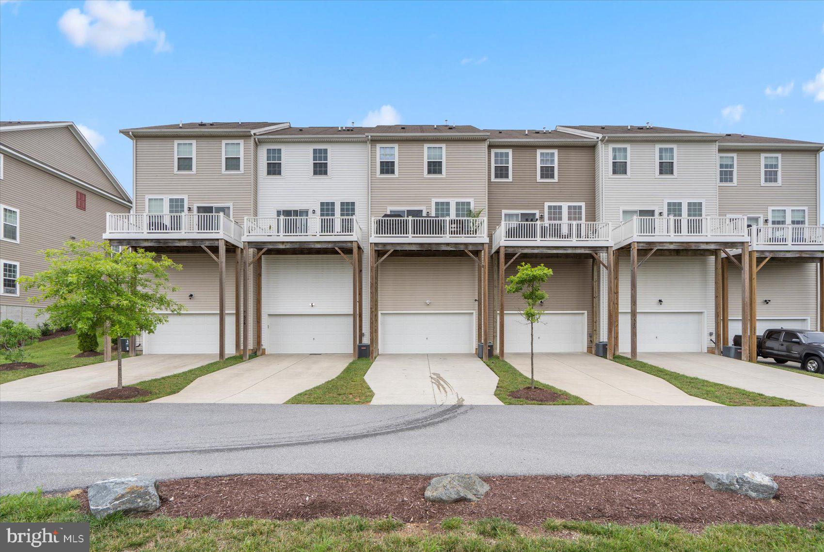 TOWNS AT QUARRY PLACE - Residential