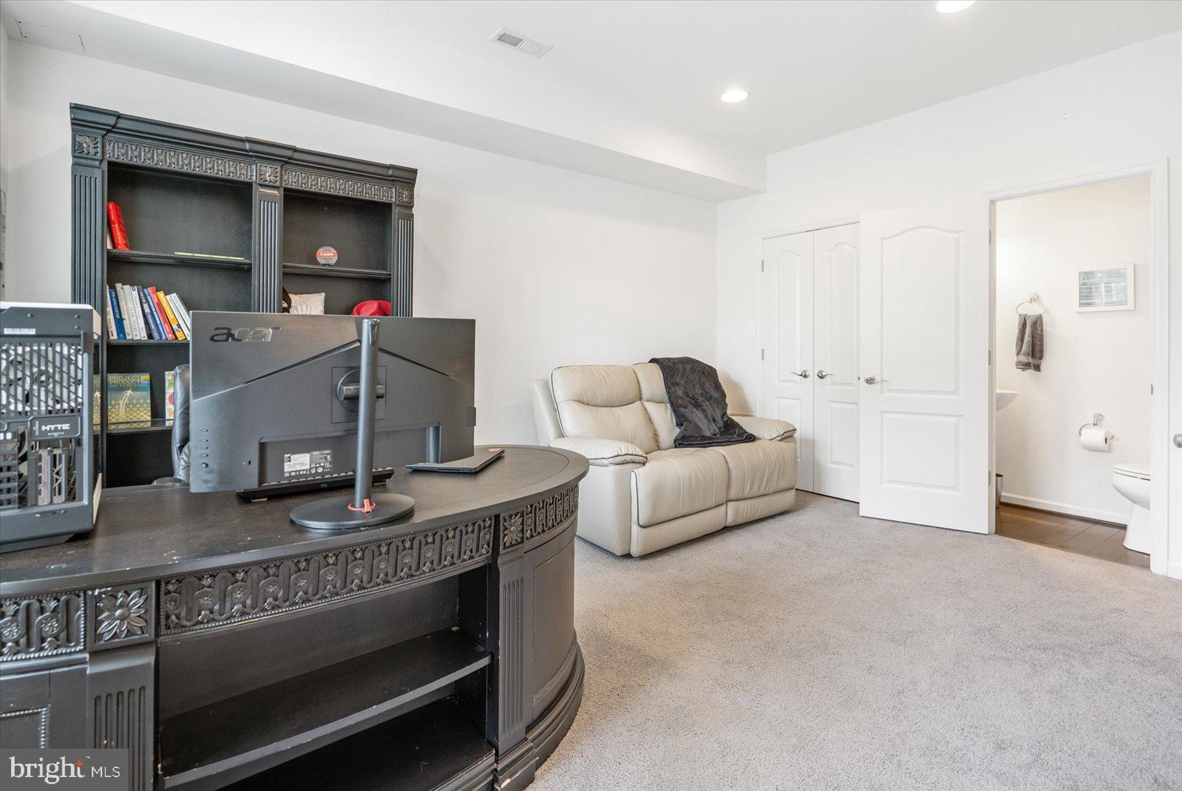 TOWNS AT QUARRY PLACE - Residential