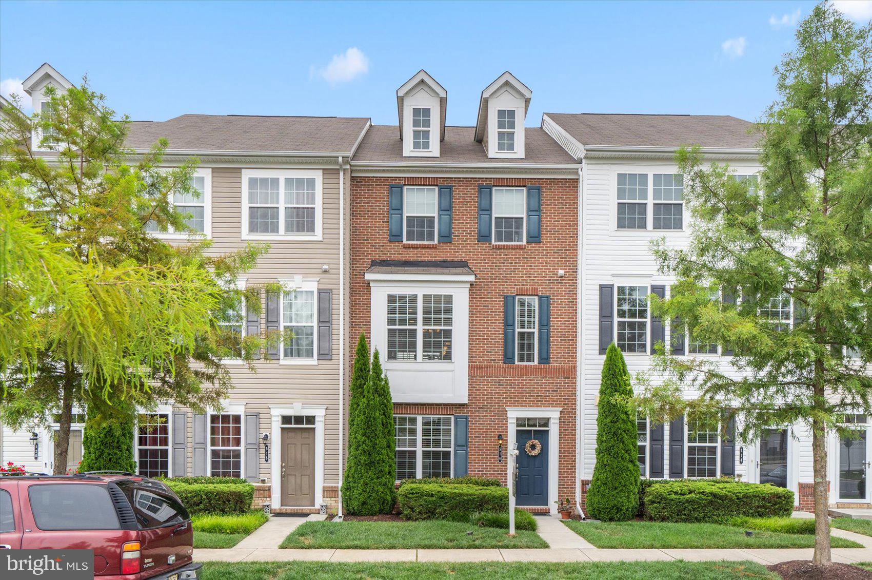 TOWNS AT QUARRY PLACE - Residential