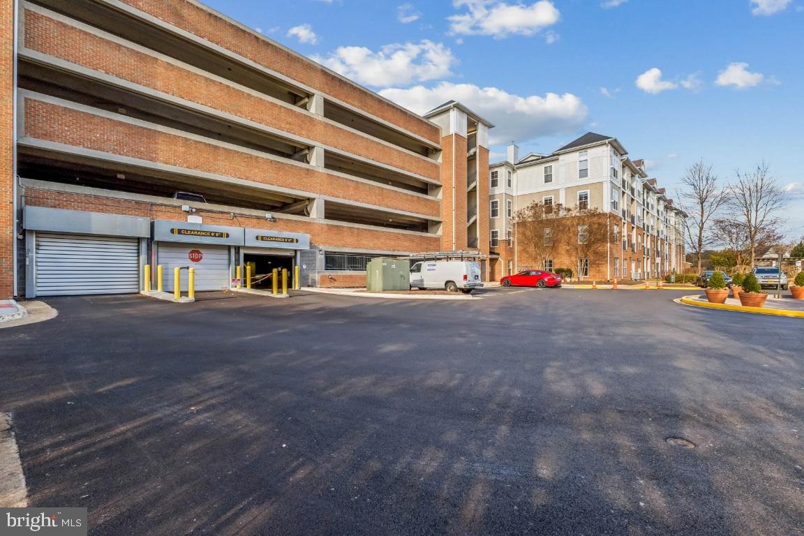 CHANTILLY PARK - Residential