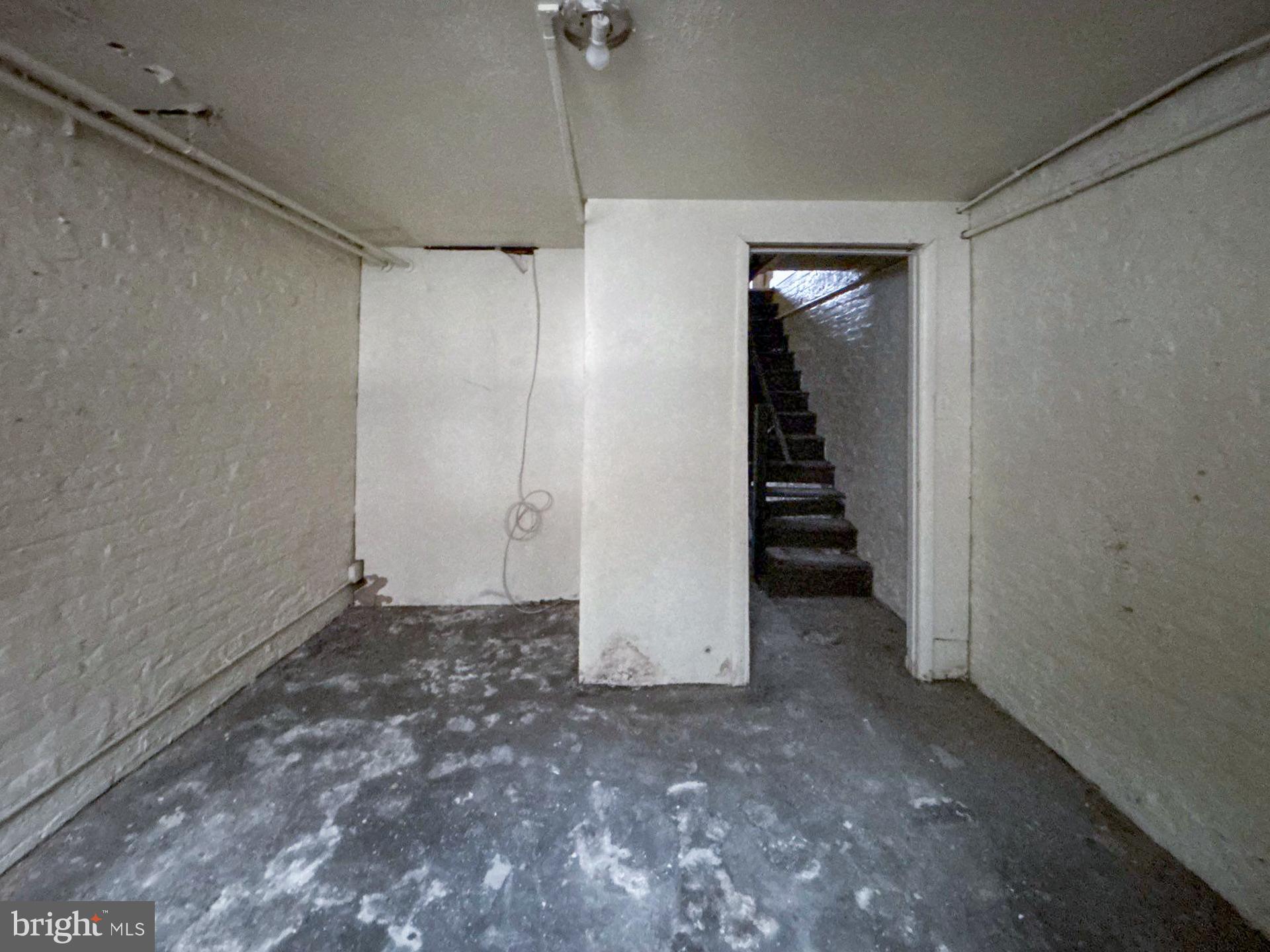 BROADWAY EAST - Residential