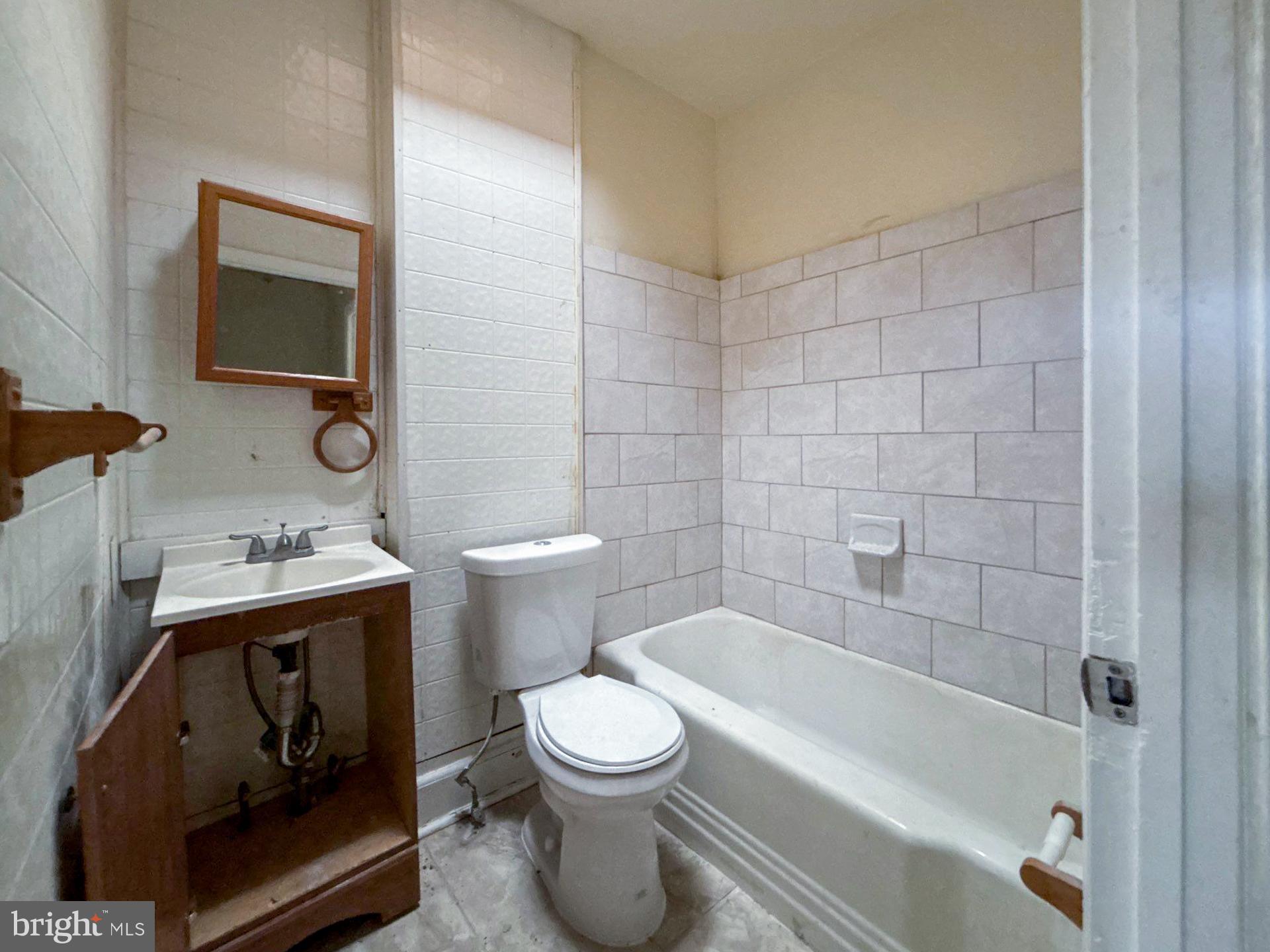 820 N STREEPER STREET