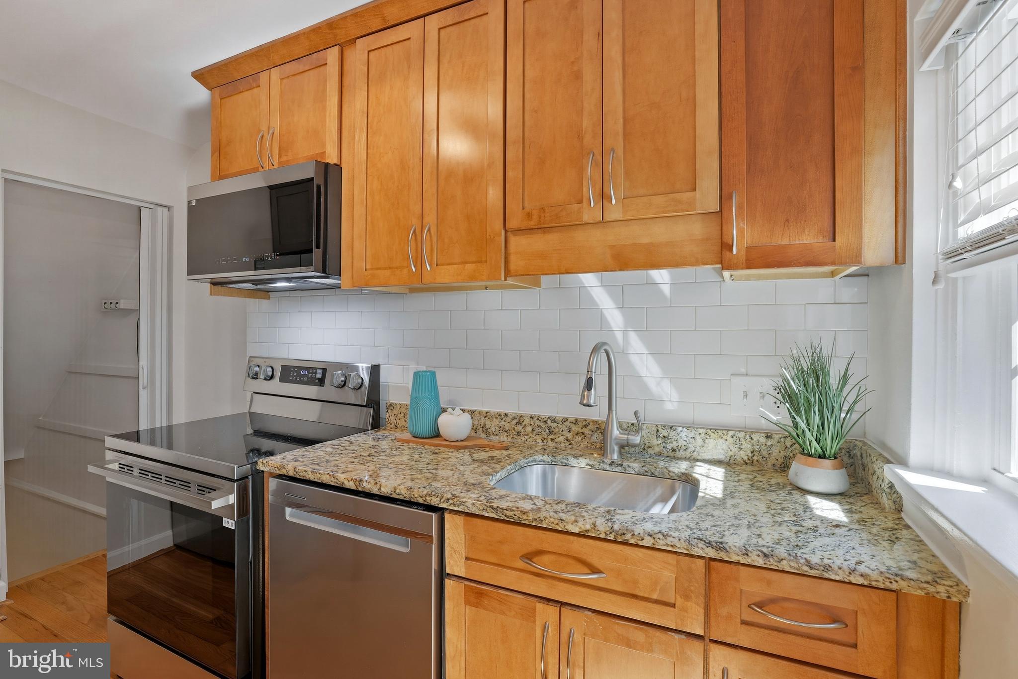 3363 S STAFFORD STREET