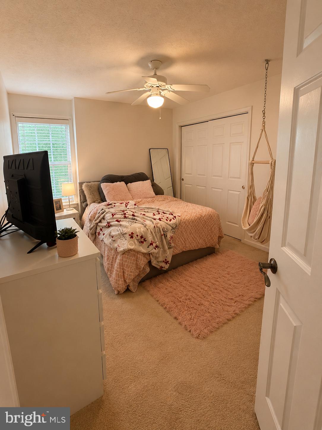 CONSTANT FRIENDSHIP - Residential