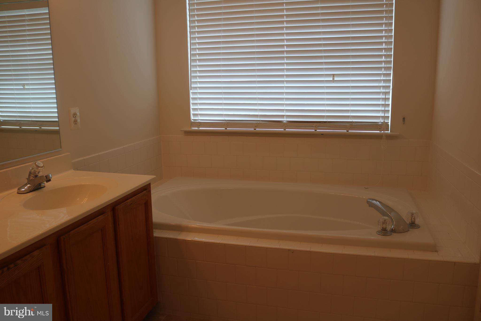 SHADY OAKS - Residential Lease