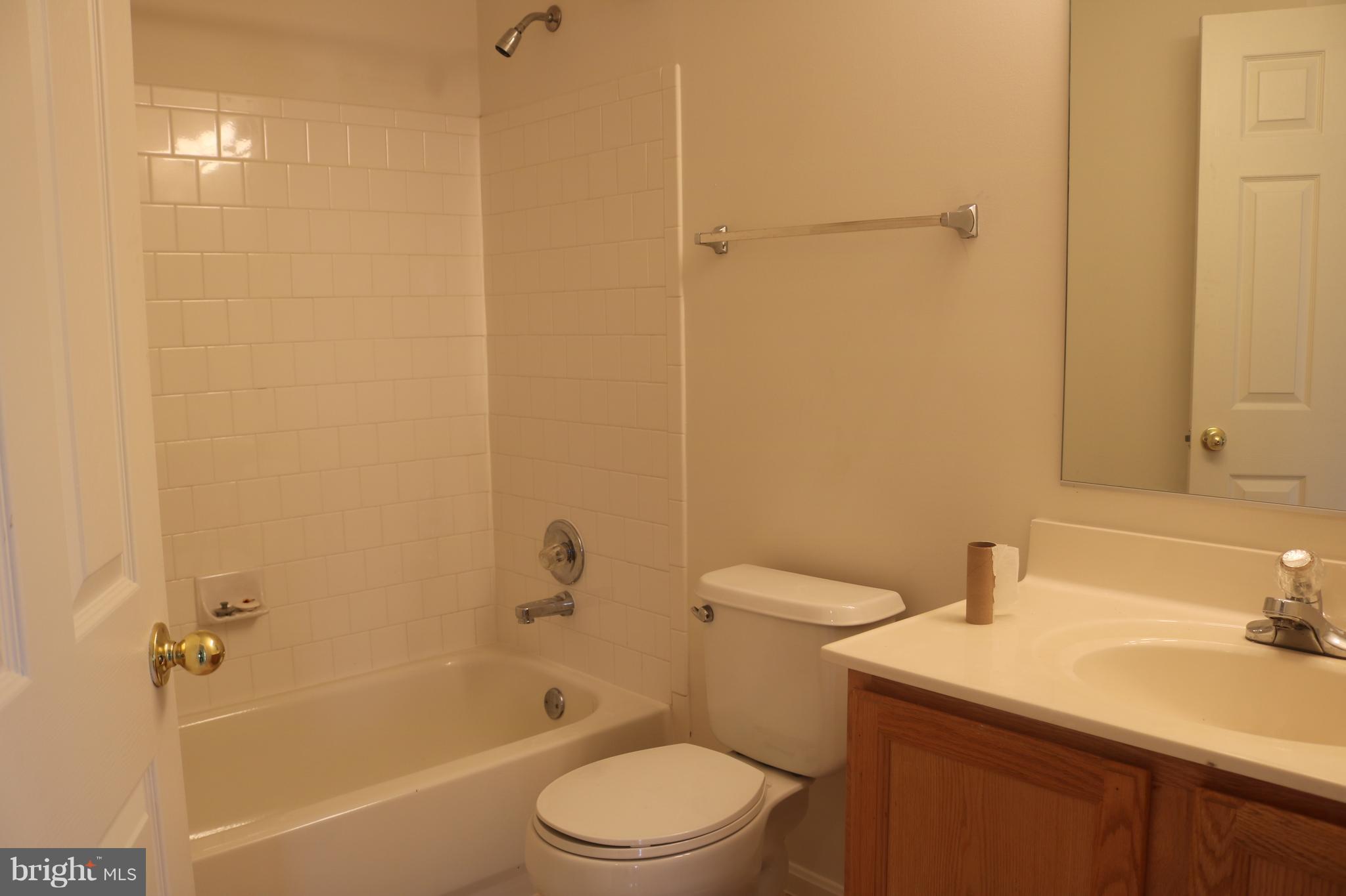 SHADY OAKS - Residential Lease