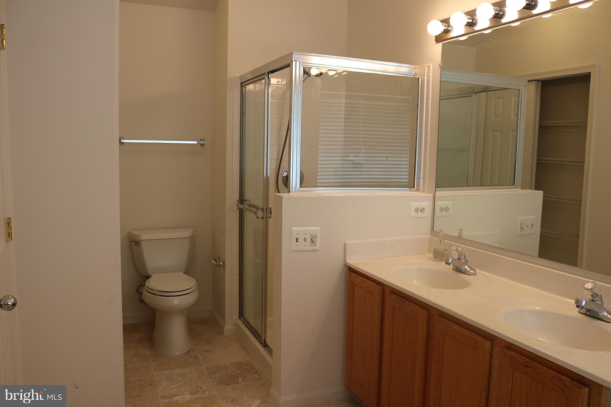 SHADY OAKS - Residential Lease