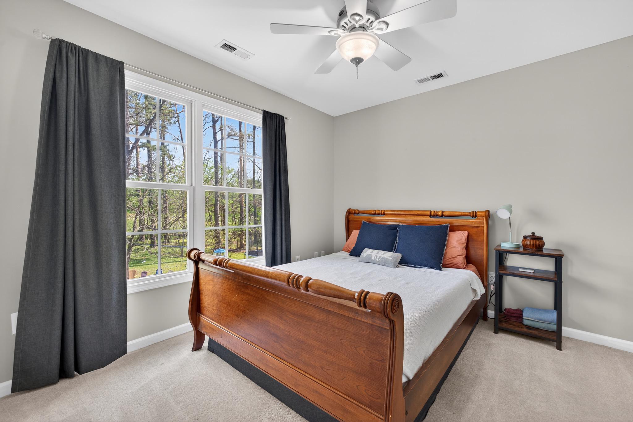 PINE GROVE - Residential