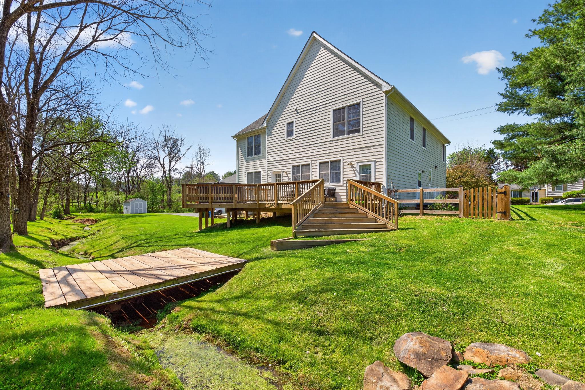 PINE GROVE - Residential