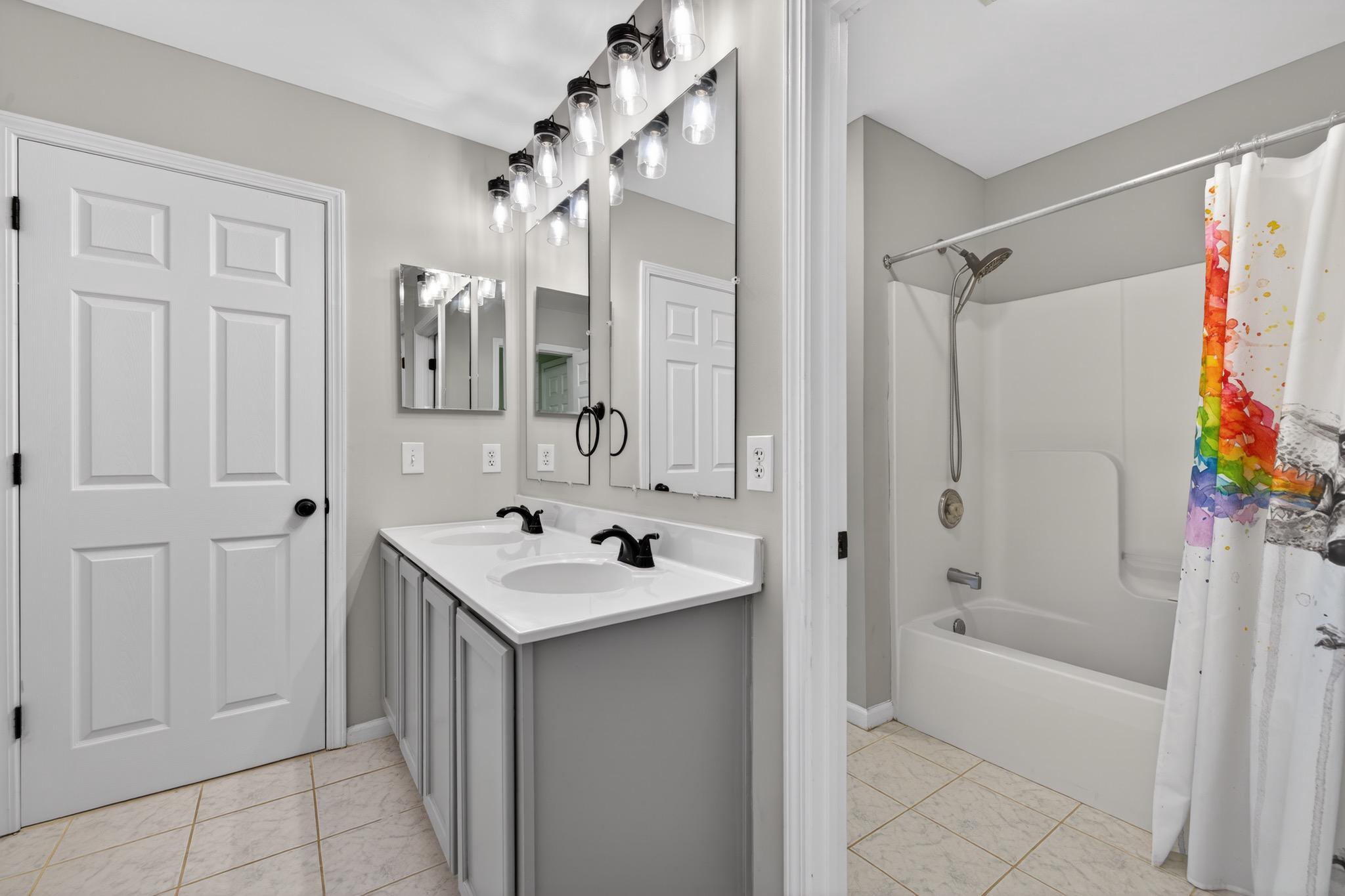 PINE GROVE - Residential