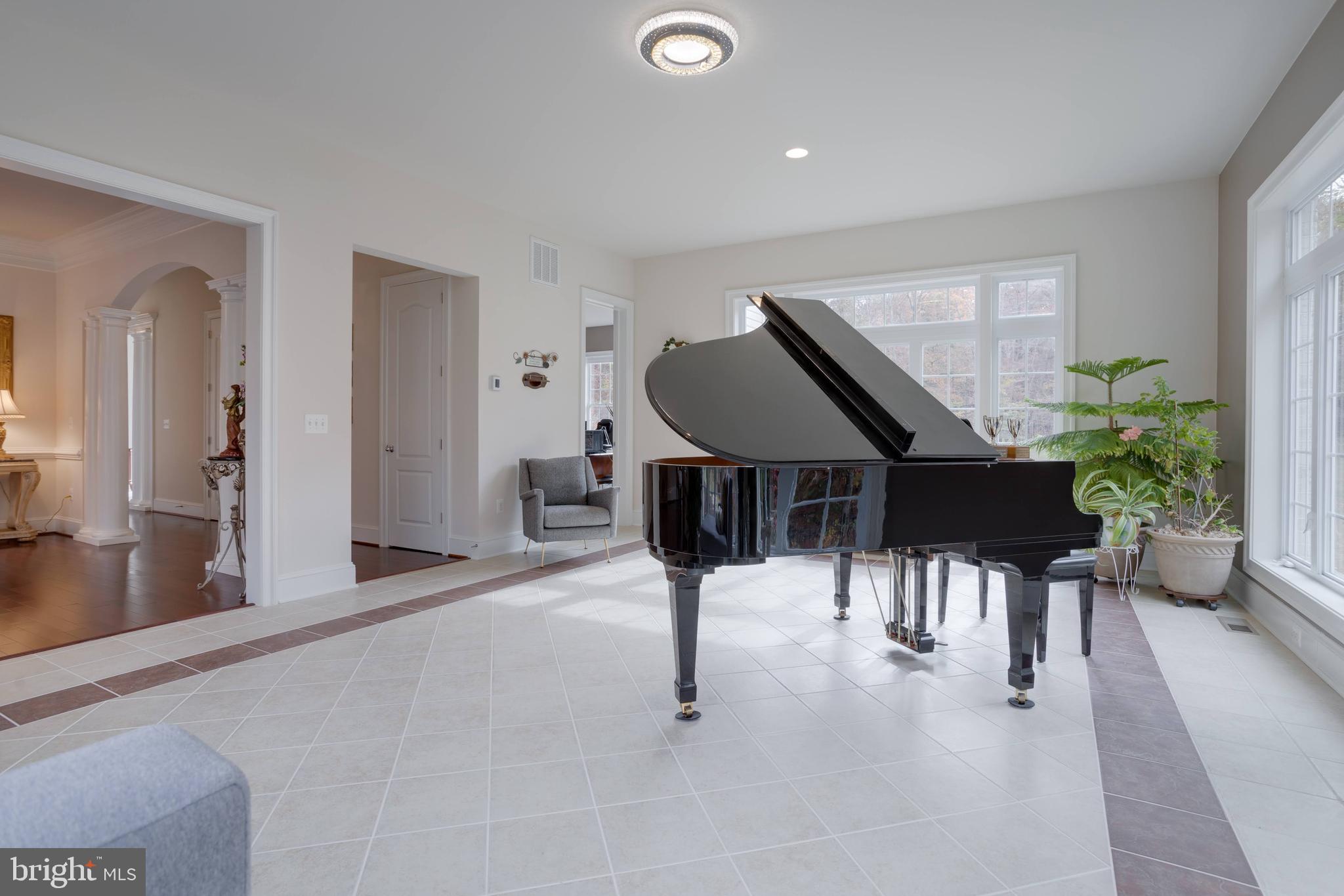 LINCOLN PARK - Residential